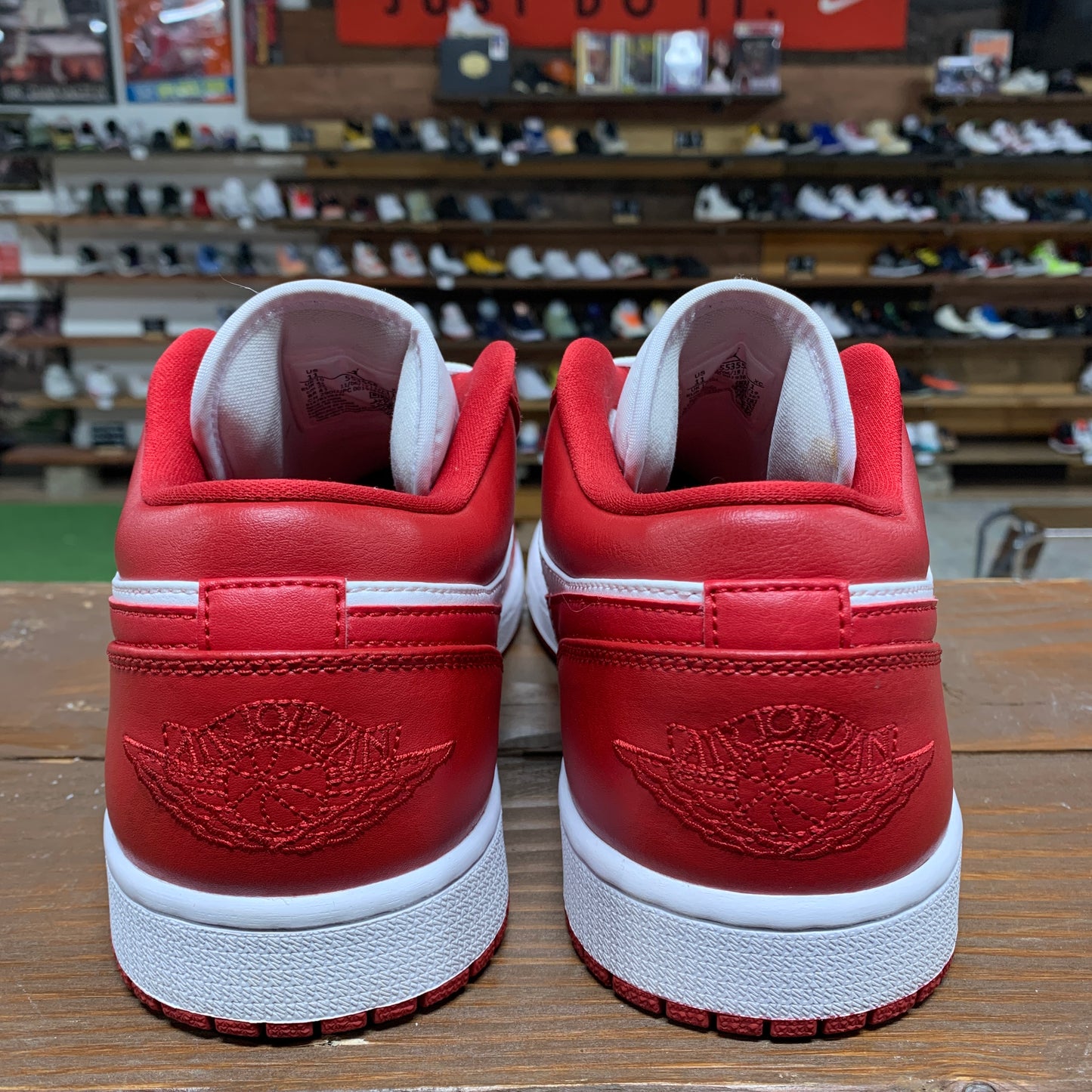 Jordan 1 Low 'Gym Red' Size 11