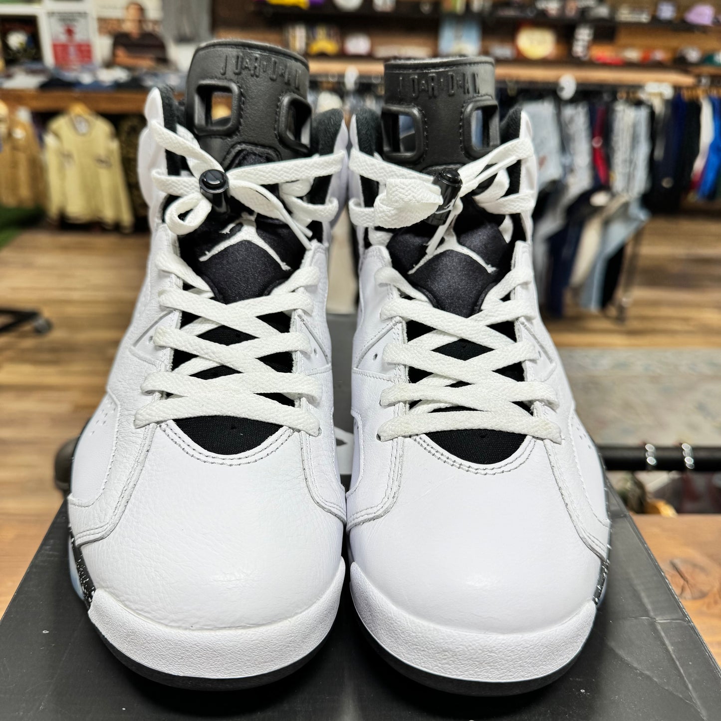 Jordan 6 'Reverse Oreo' Size 10.5