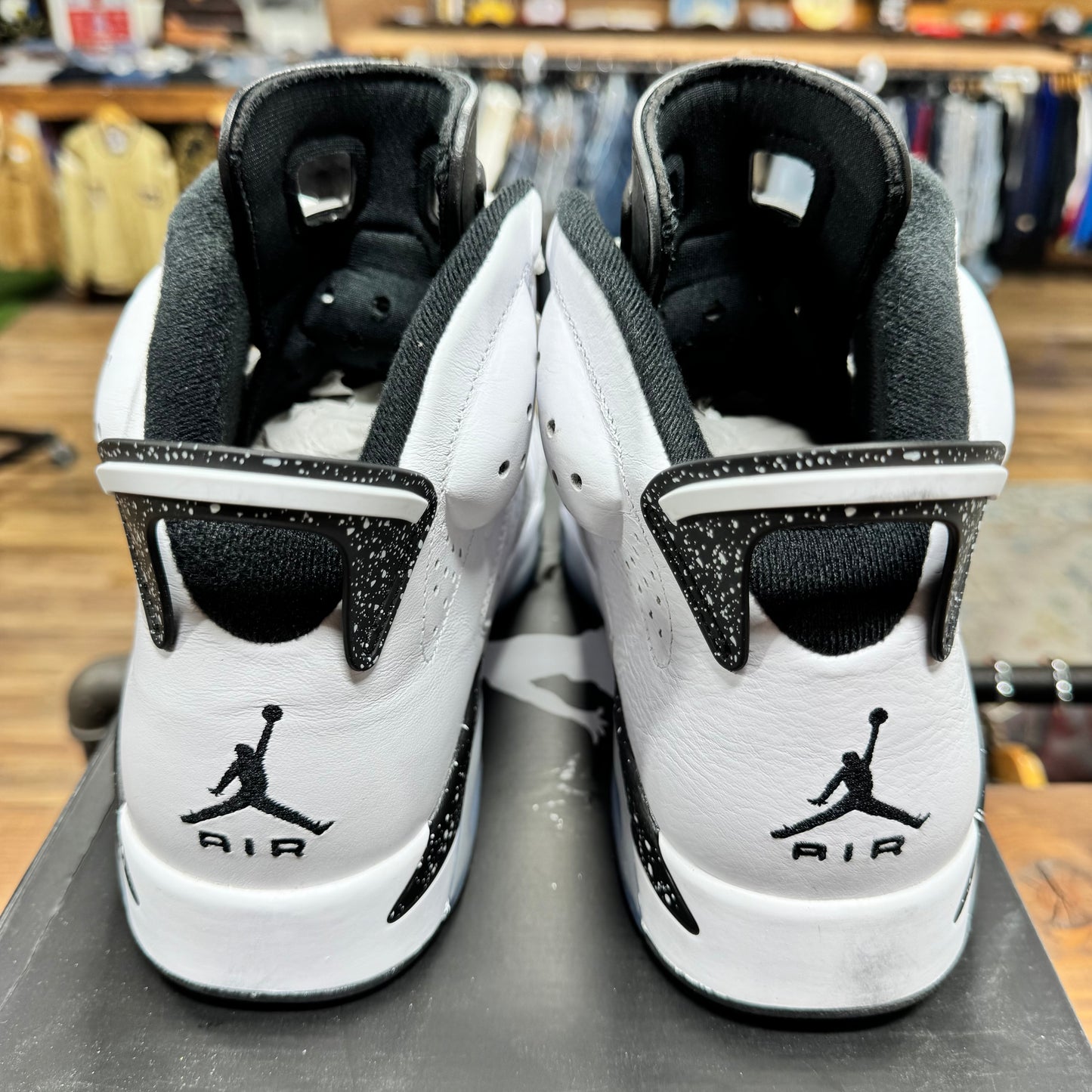 Jordan 6 'Reverse Oreo' Size 10.5