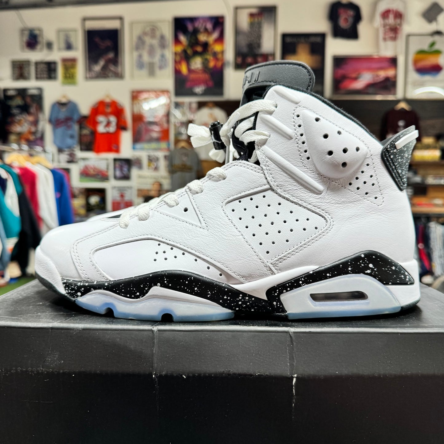 Jordan 6 'Reverse Oreo' Size 10.5