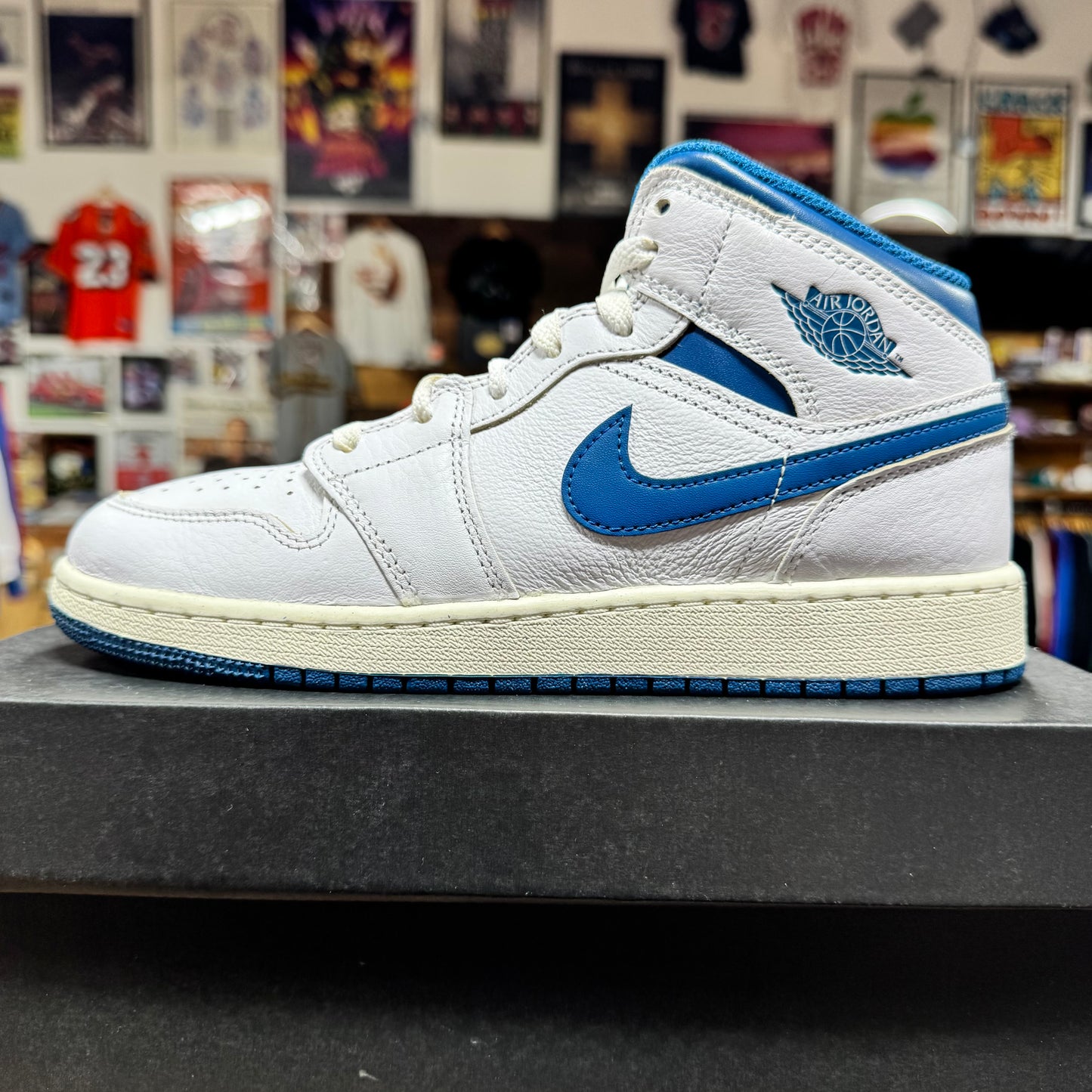 Jordan 1 Mid 'Industrial Blue' Size 6Y