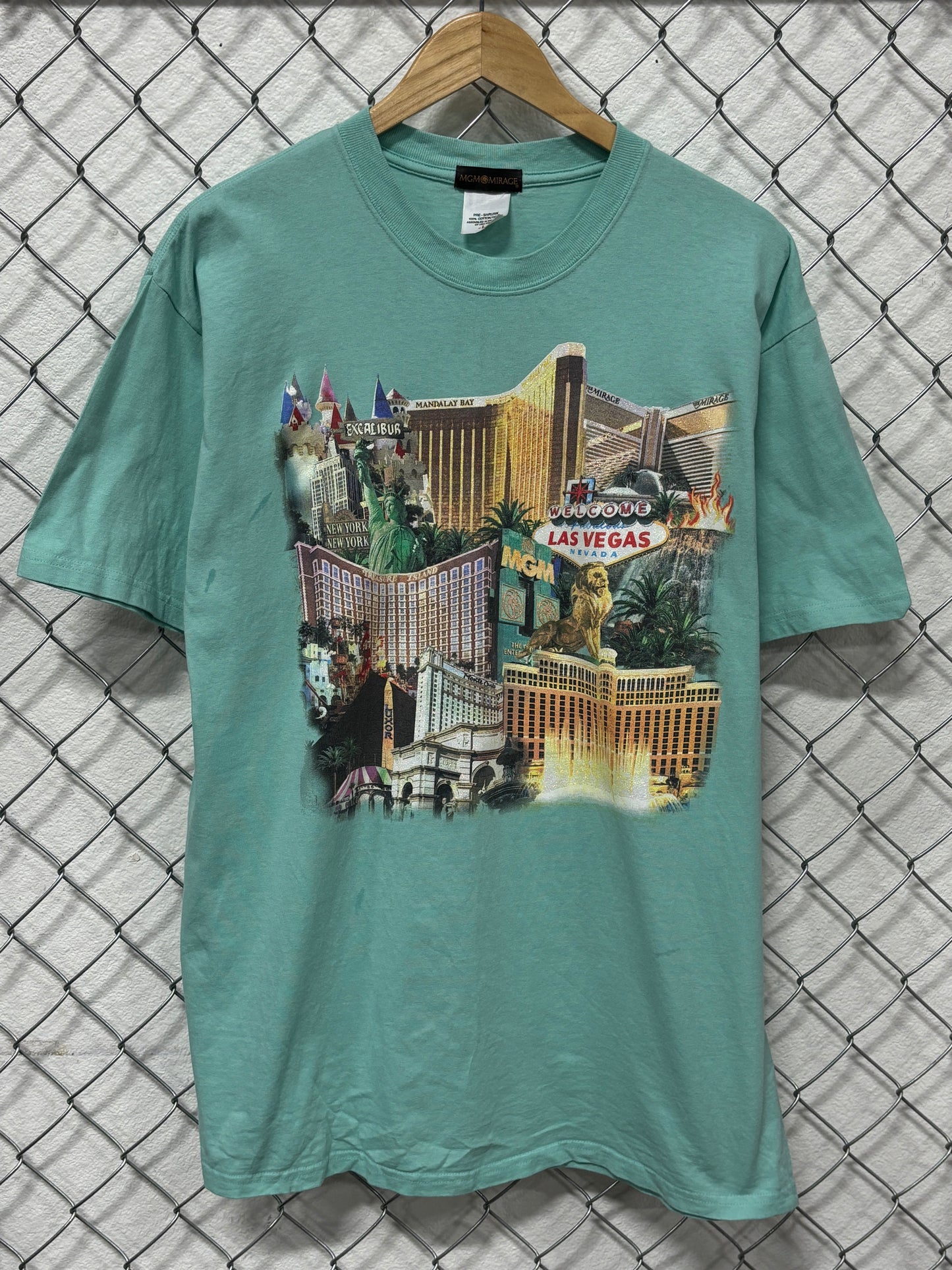 Vintage Y2K Las Vegas Strip Graphic Tee Size Large