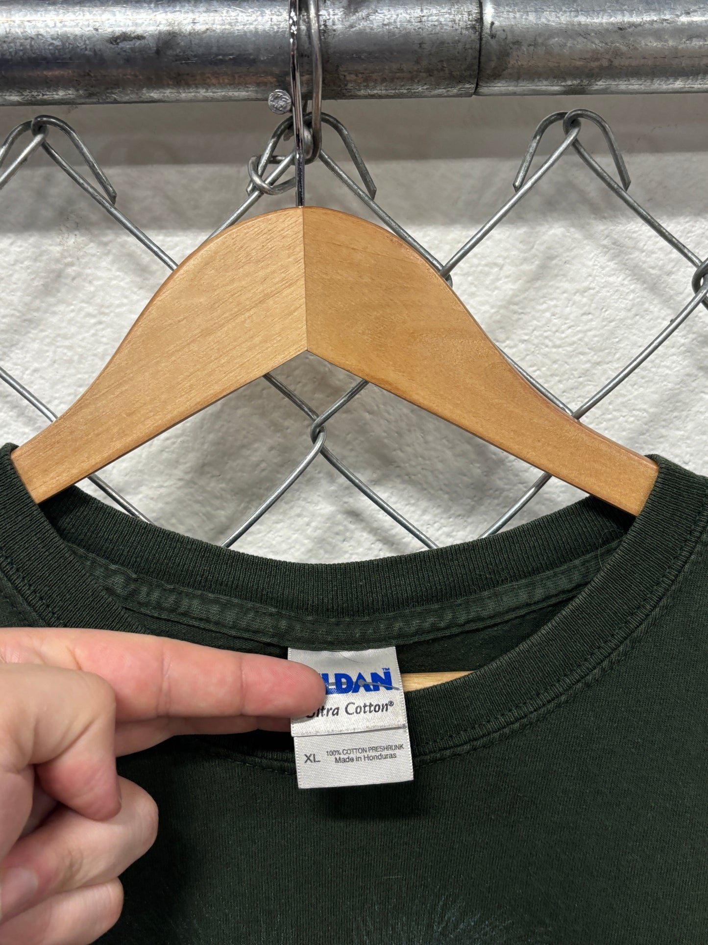 Vintage Y2K Wolf Pack Nature Graphic Tee Size XL