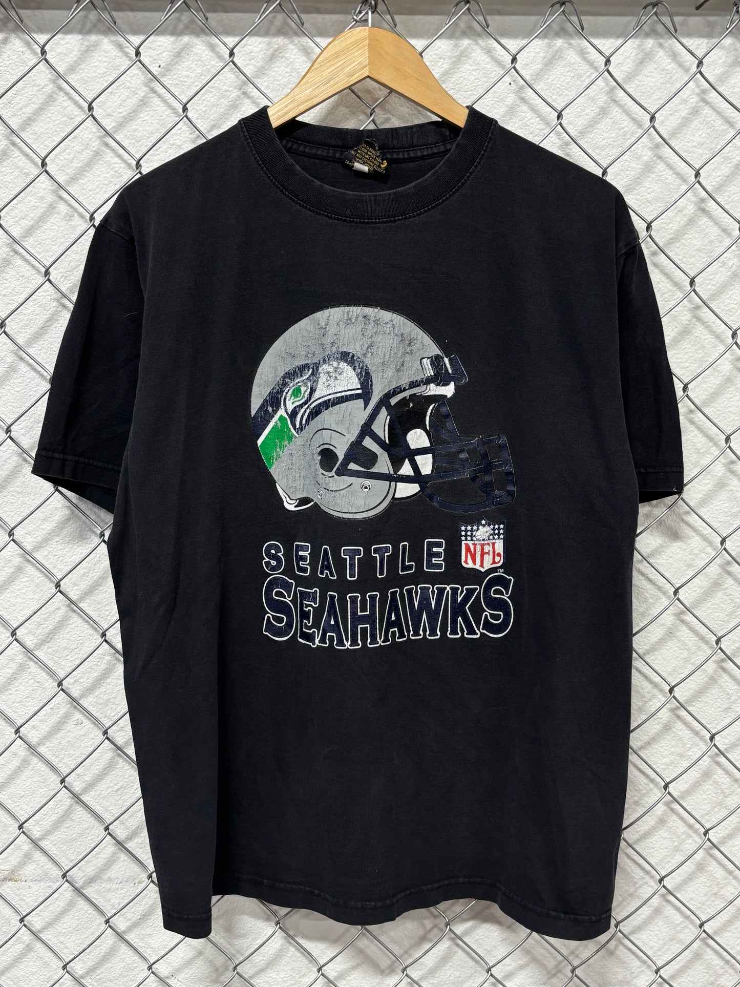 Vintage Y2K Seattle Seahawks NFL Helmet Graphic Tee Size XL