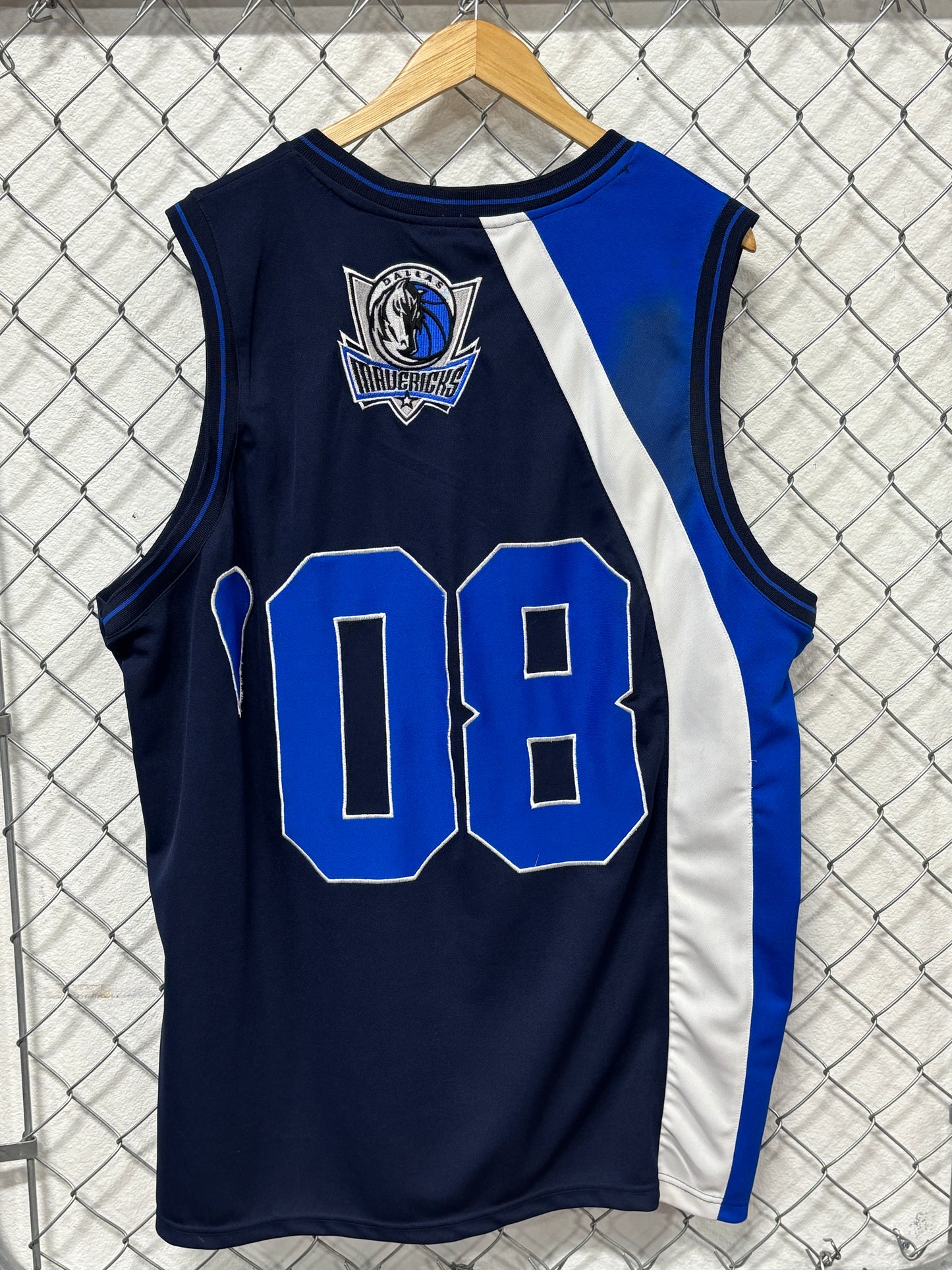 Dallas Mavericks 08 Real Sports Basketball Jersey Size XL