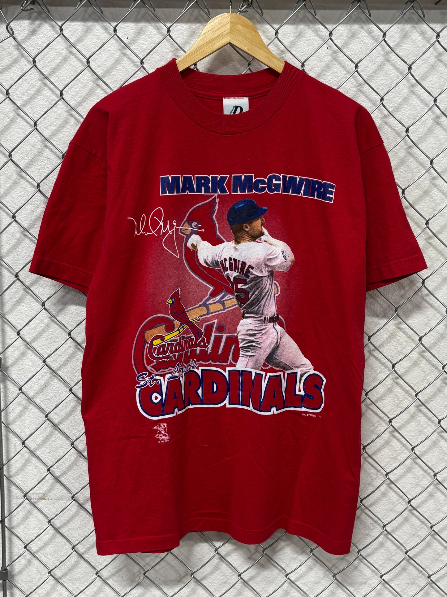 Vintage 1999 Mark McGwire Cardinals Baseball Graphic Tee Size Large