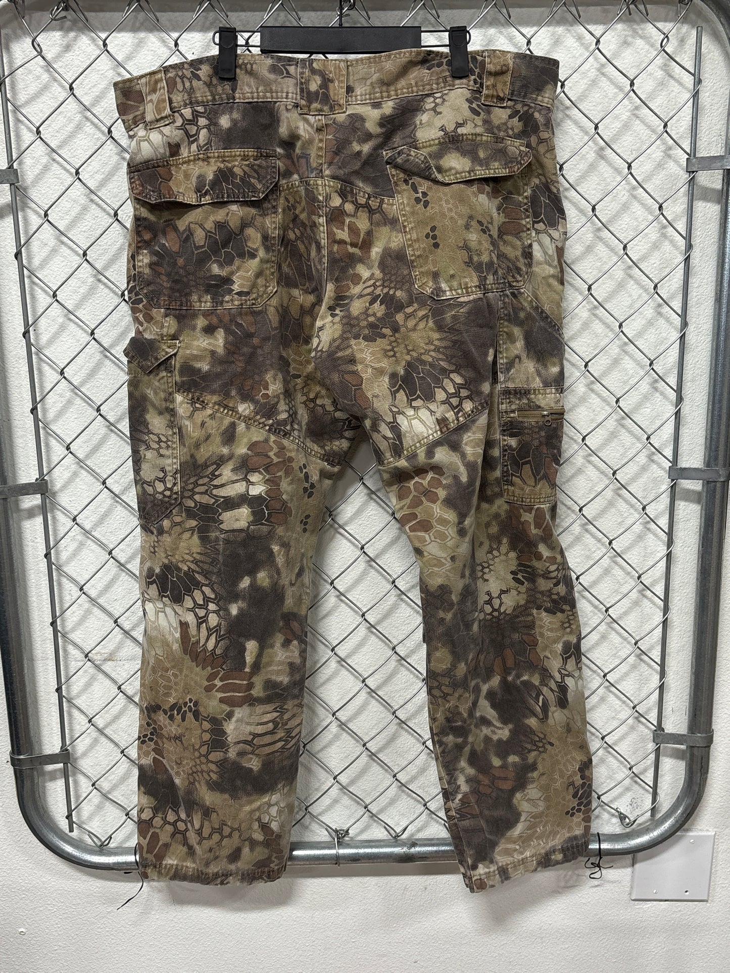 Vintage Hunting Woodland Camo Cargo Pants Size 40x31