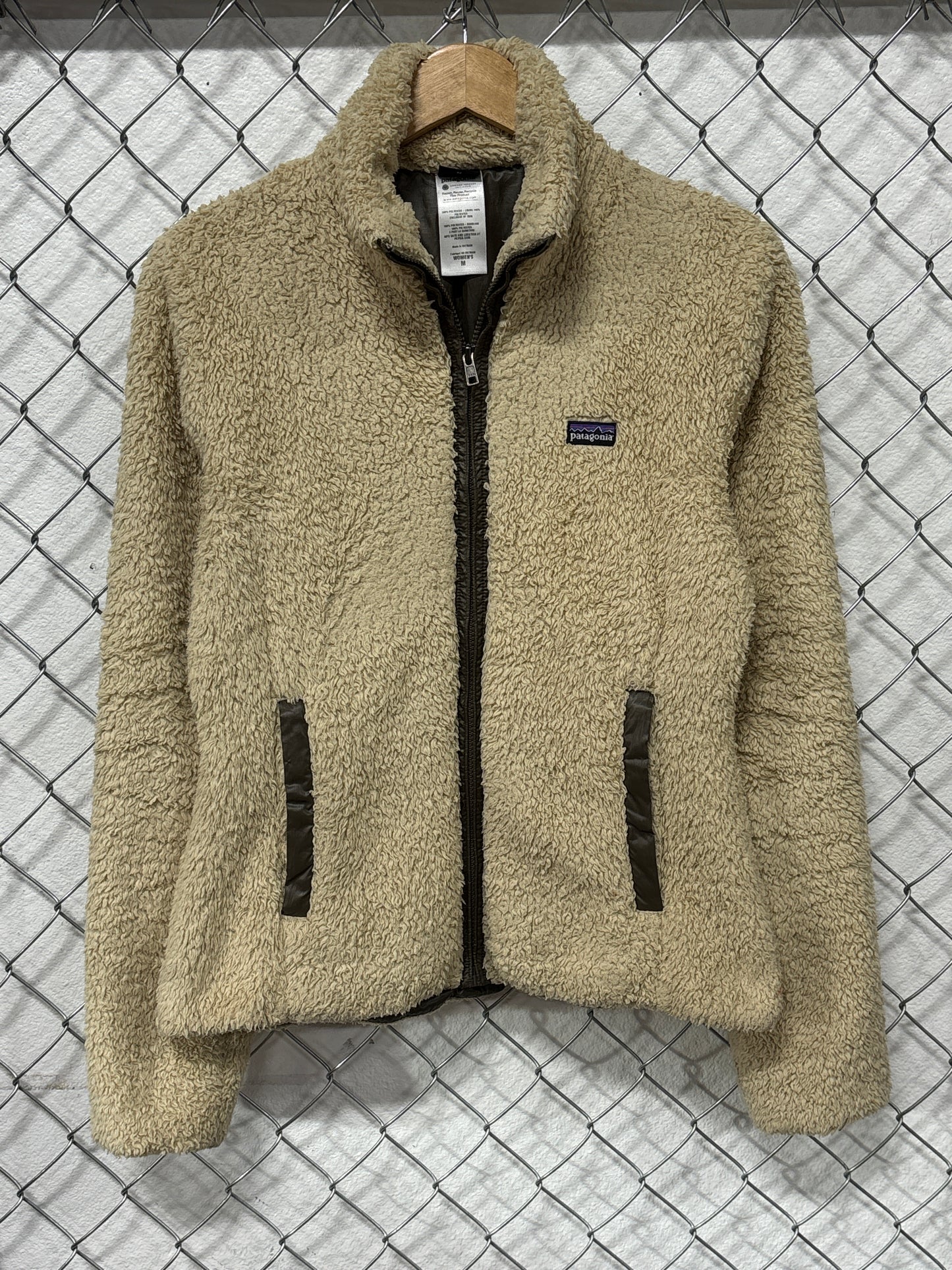 Patagonia Women's Creme Los Lobos Deep Pile Jacket Size Medium