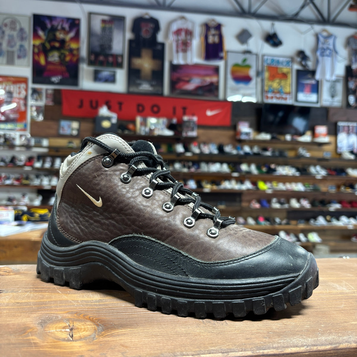 Nike Vintage ACG Chocolate Brown‎ Suede Hiking Boots Mens Sz 7.5 Rare Nike ACG Suede Brown Boots for Men for sale - eBay main image 3