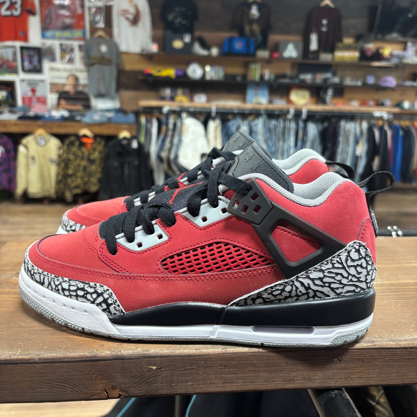 Jordan Spizike Low 'Toro' Size 7Y