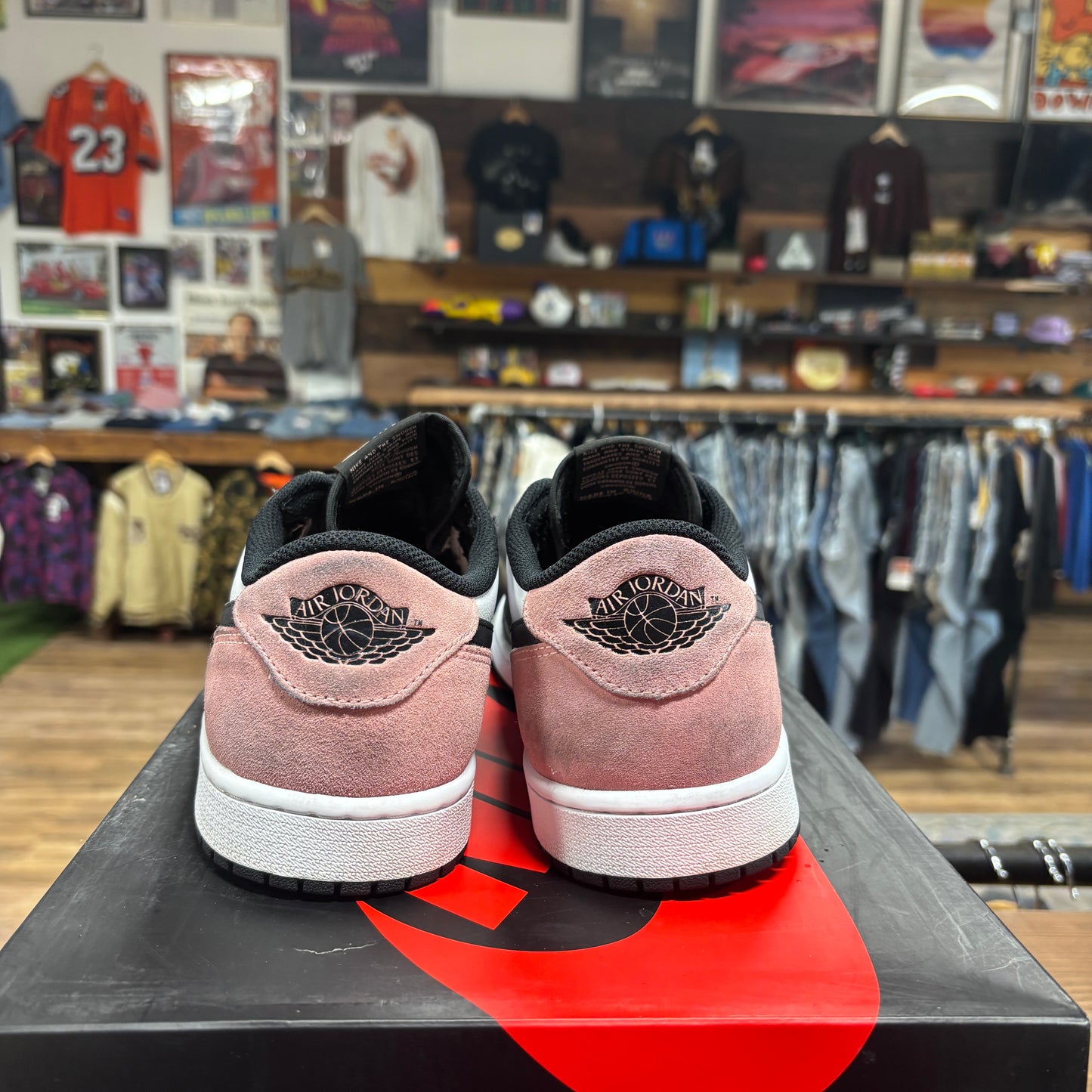 Jordan 1 Low 'Bleached Coral' Size 11