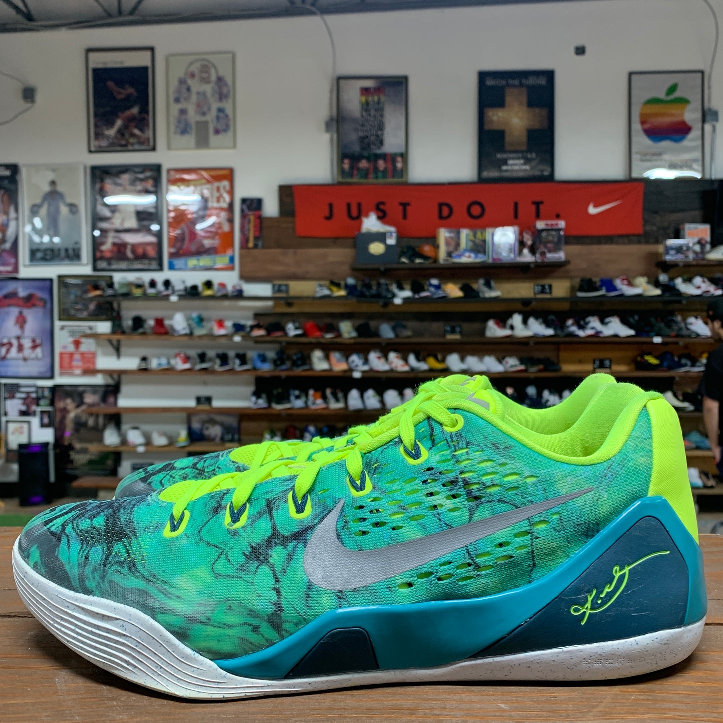 Nike Kobe 9 'Easter' Size 11.5
