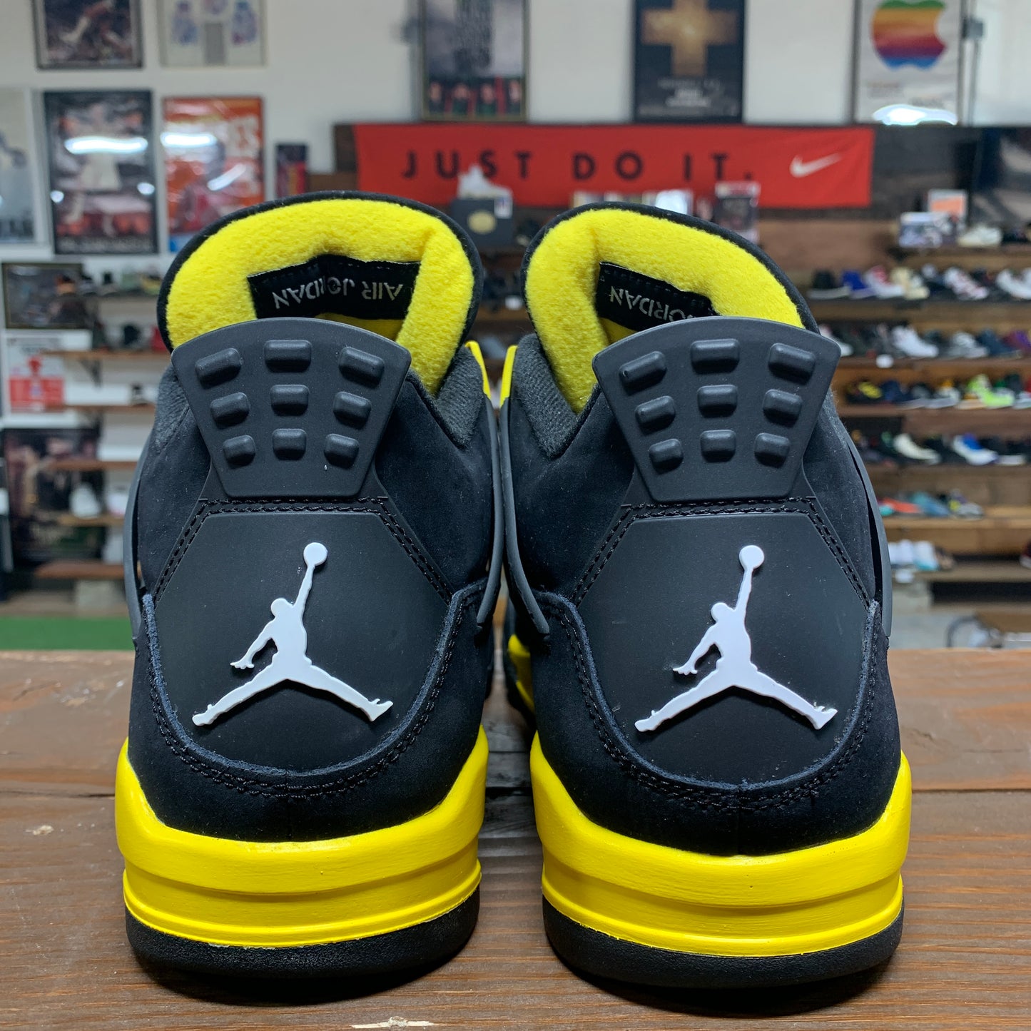 Jordan 4 'Thunder' Size 10.5