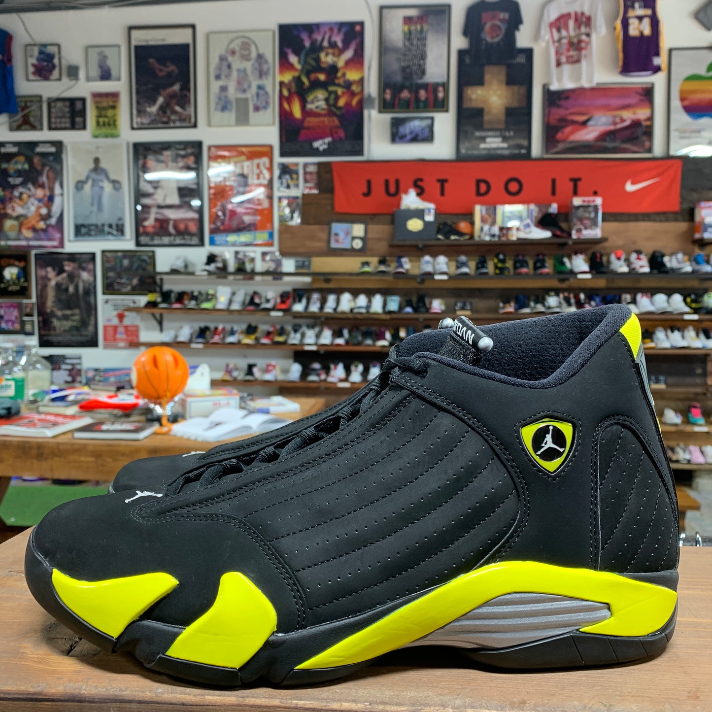 Jordan 14 'Thunder' Size 13