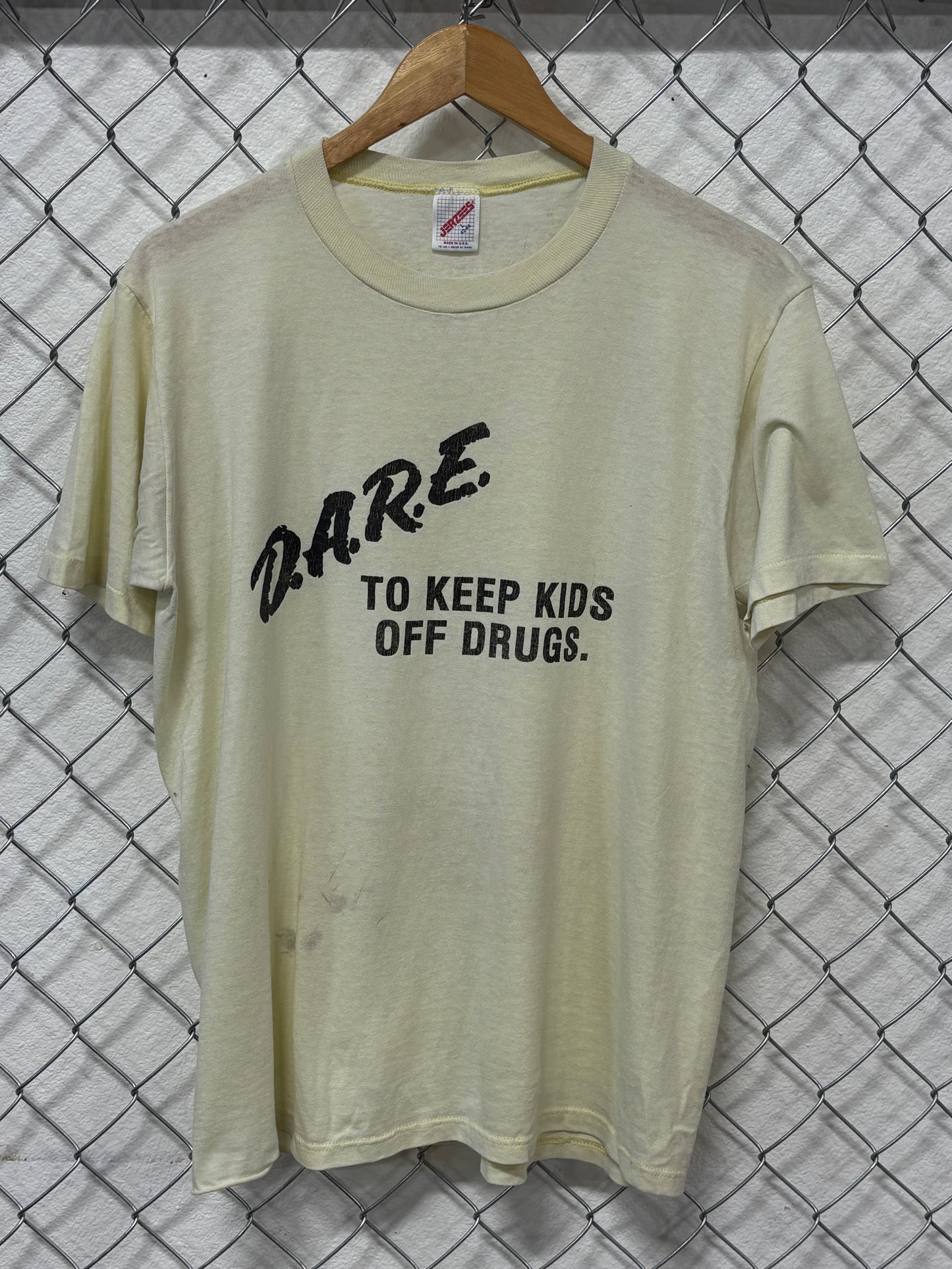Vintage 90's DARE Keep Kids Off Drugs Graphic Tee Size Large