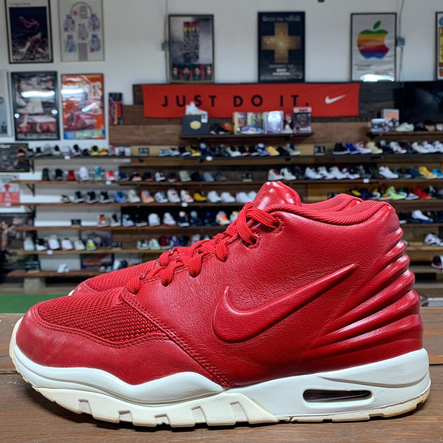 Nike Air Entertainer 'Gym Red' Size 8.5