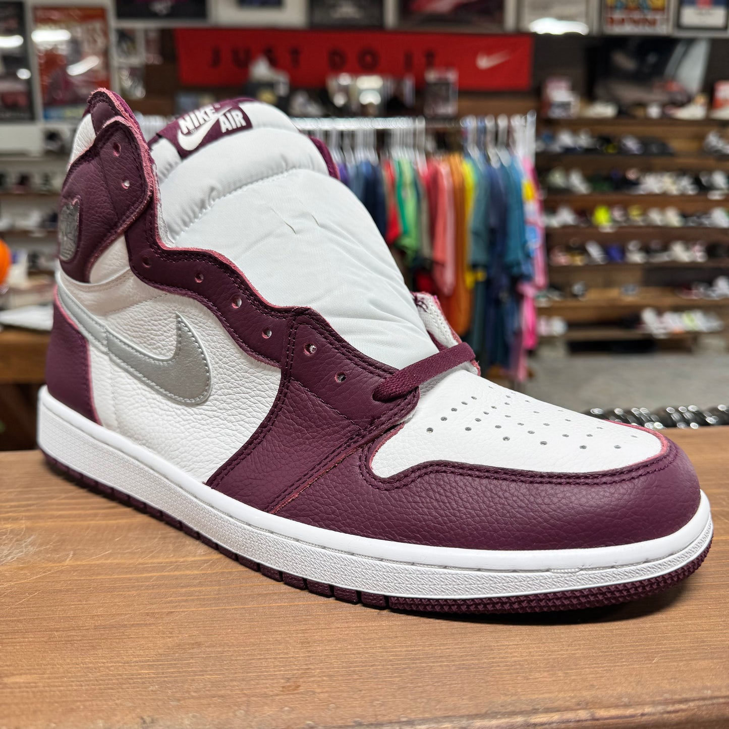 Jordan 1 'Bordeaux' Size 13 (DS)