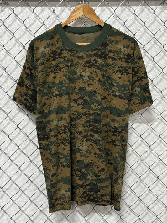 Vintage 90's Military Digital Camo Tee Size Medium