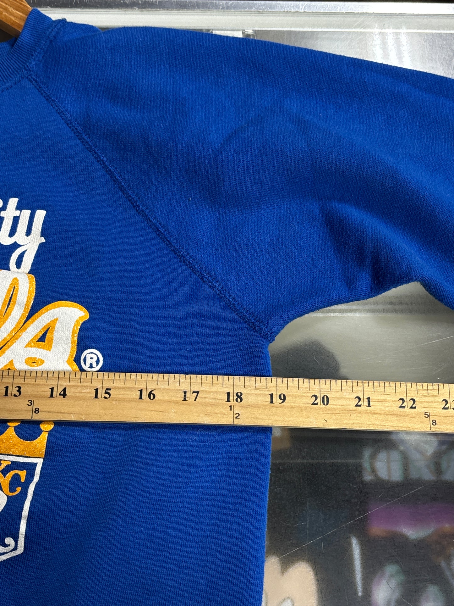 Vintage 90's Kansas City Royals Baseball Logo Sweater Size Medium
