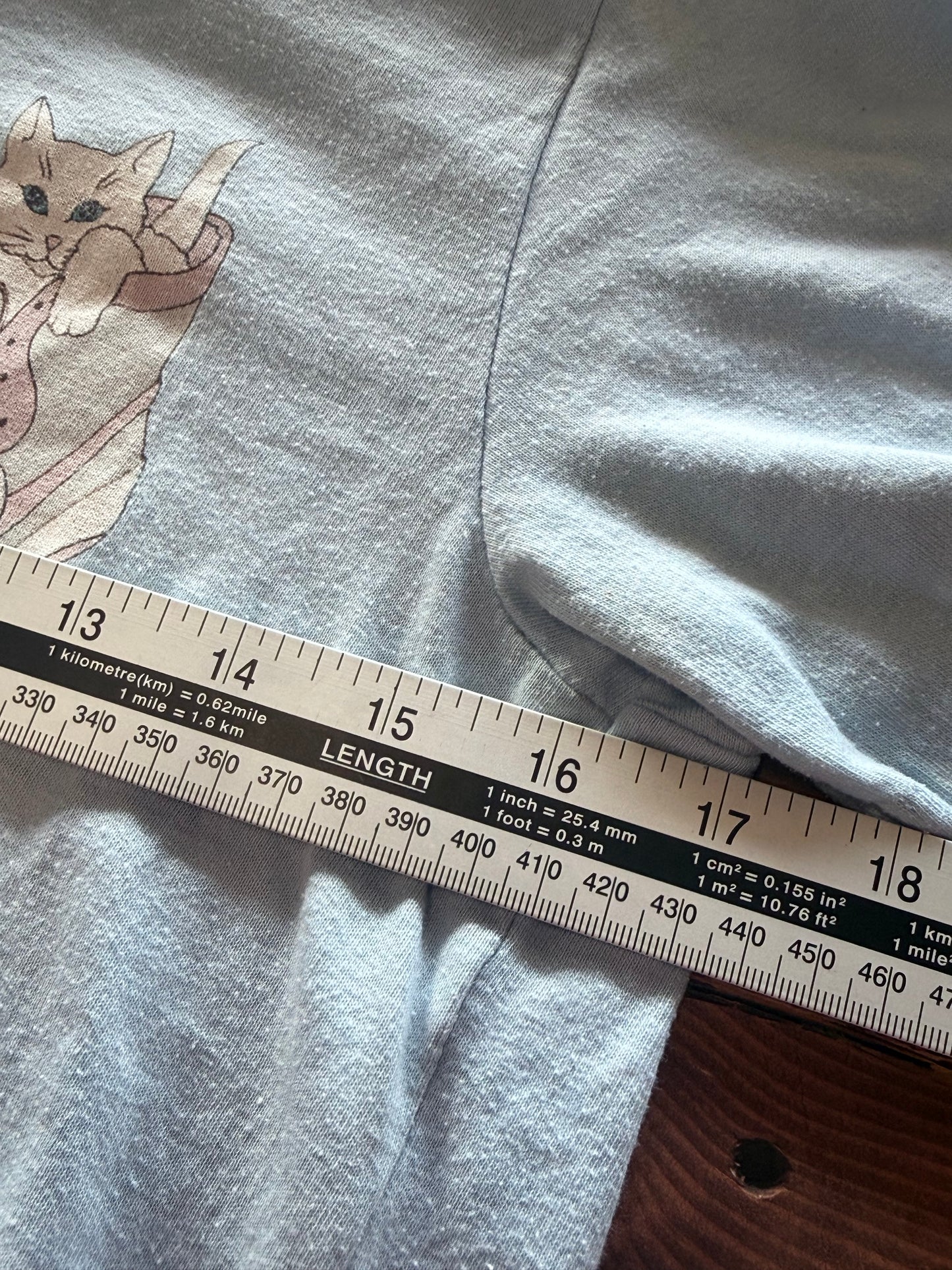 Vintage 90's Nike Kittens in Sneakers Cartoon Graphic Tee Size Medium