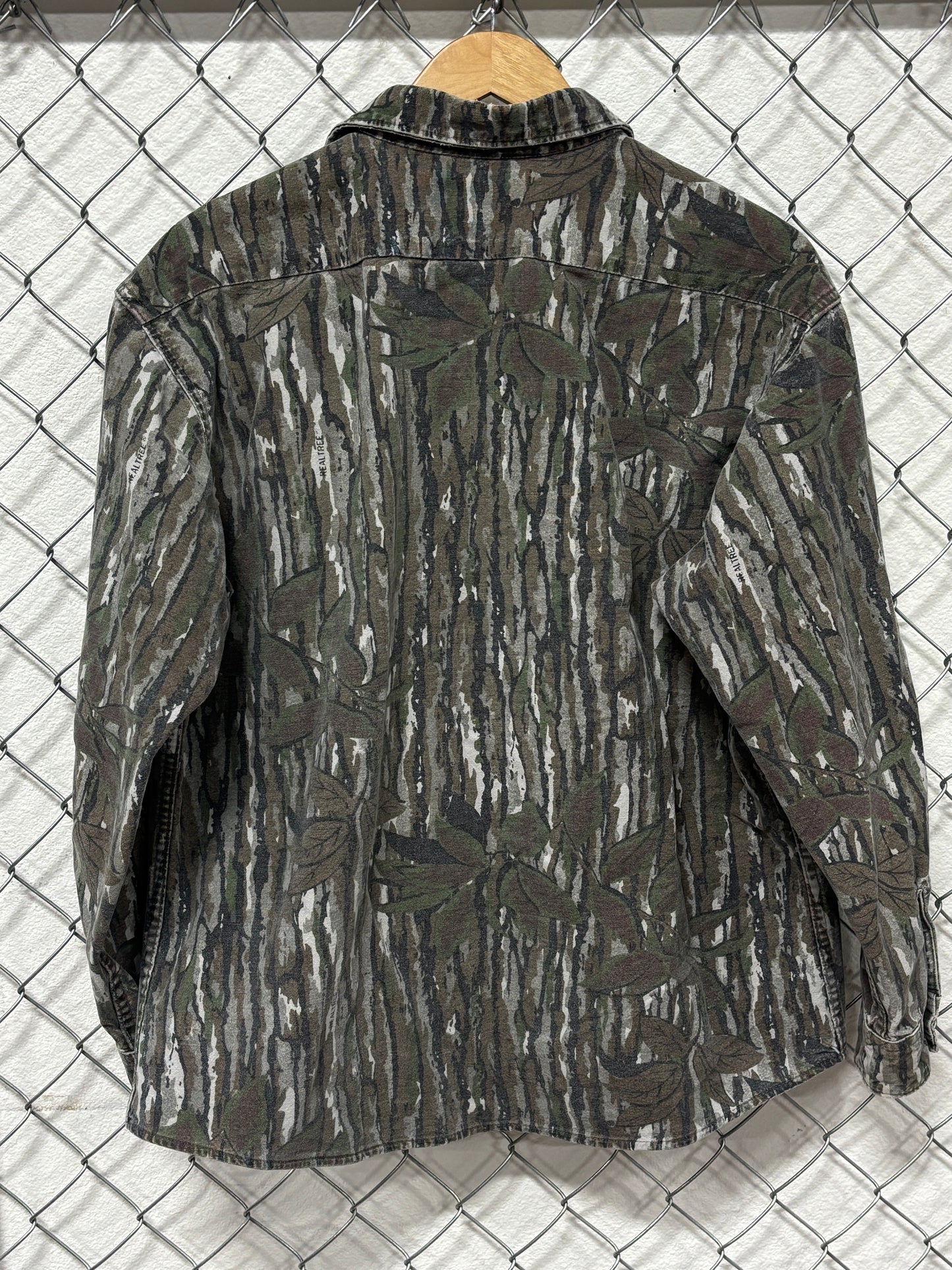 Vintage 90's Walls Tree Bark Camo Button Up Heavy Shirt Size XL