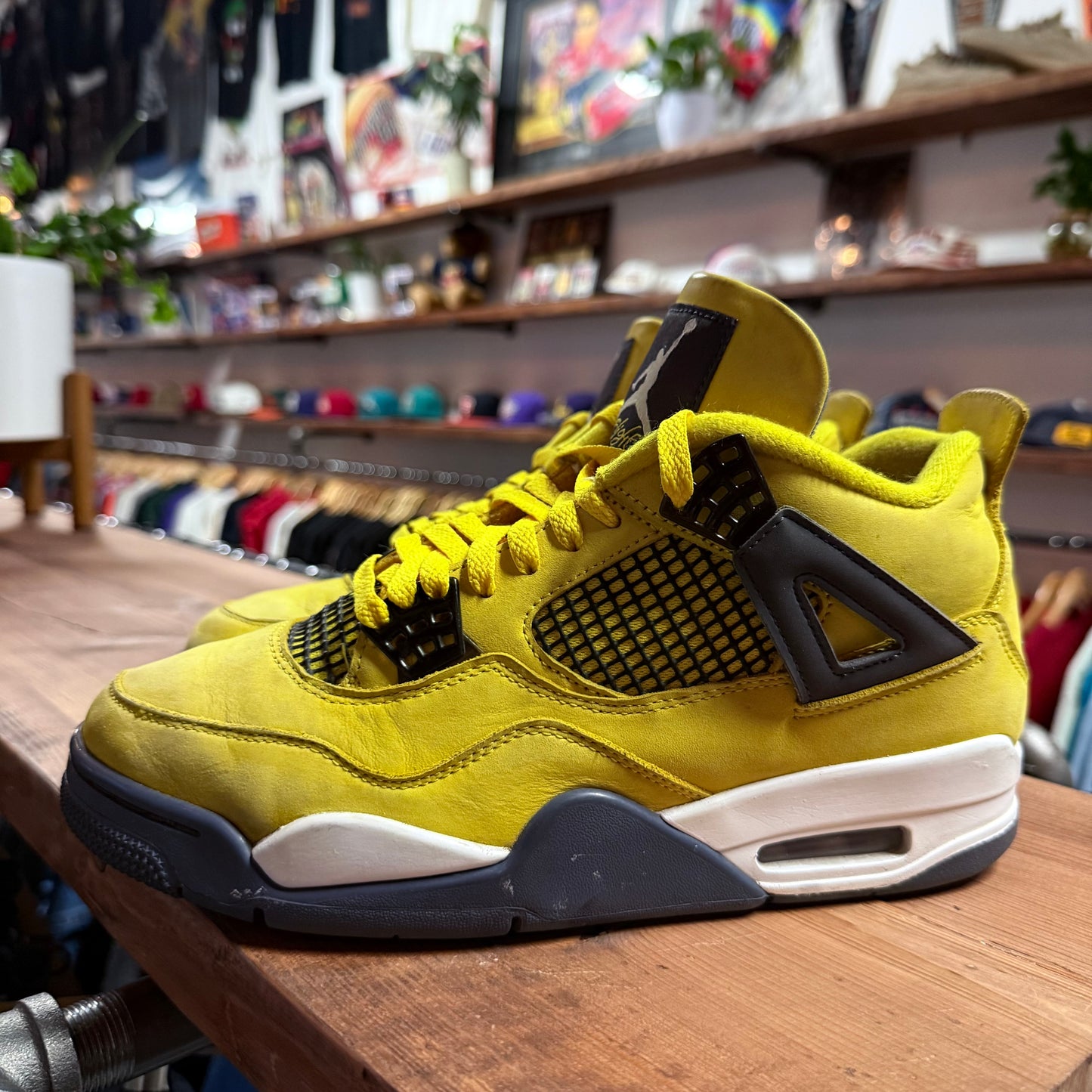 Jordan 4 'Lightning' Size 9