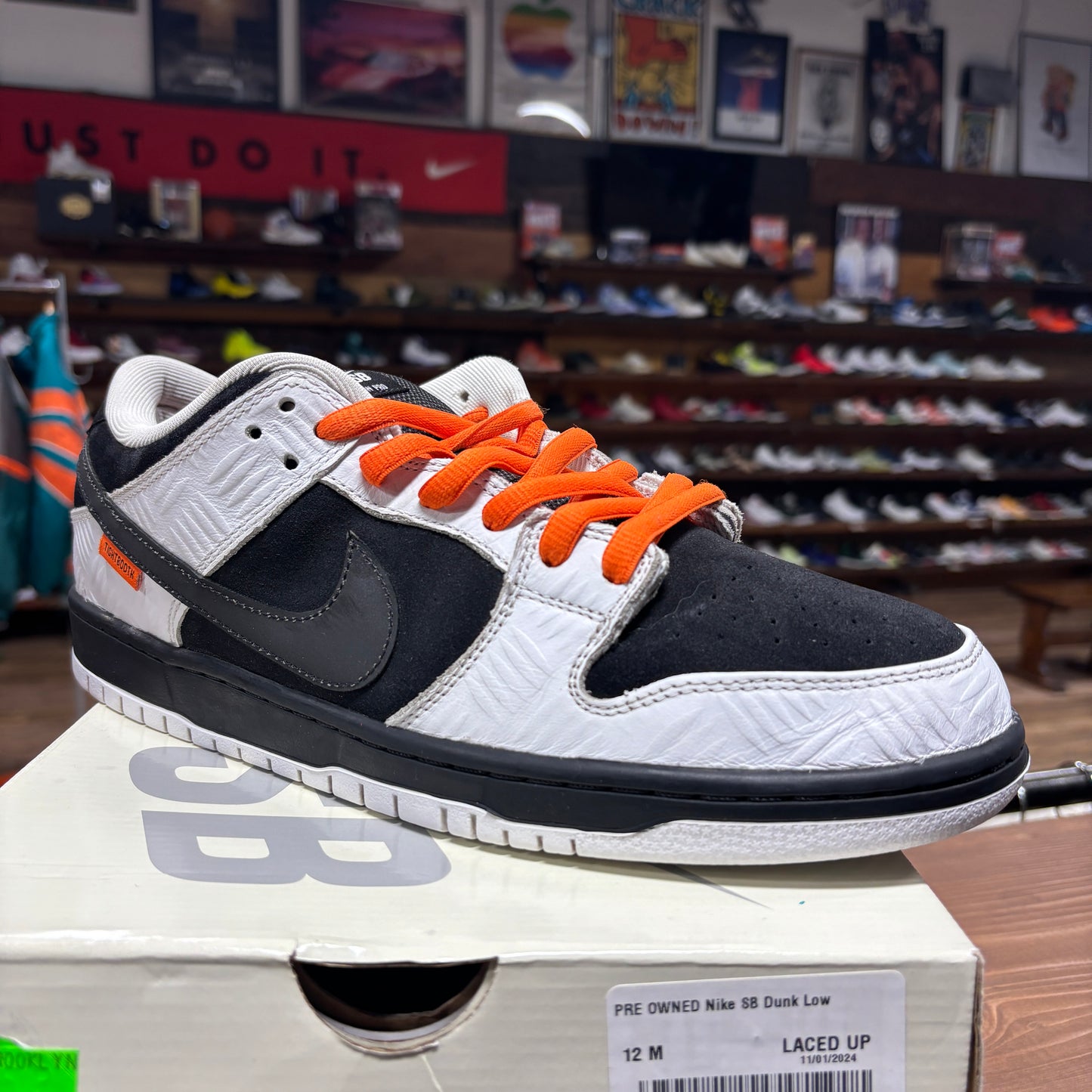 Nike SB Dunk Low 'Tightbooth' Size 12