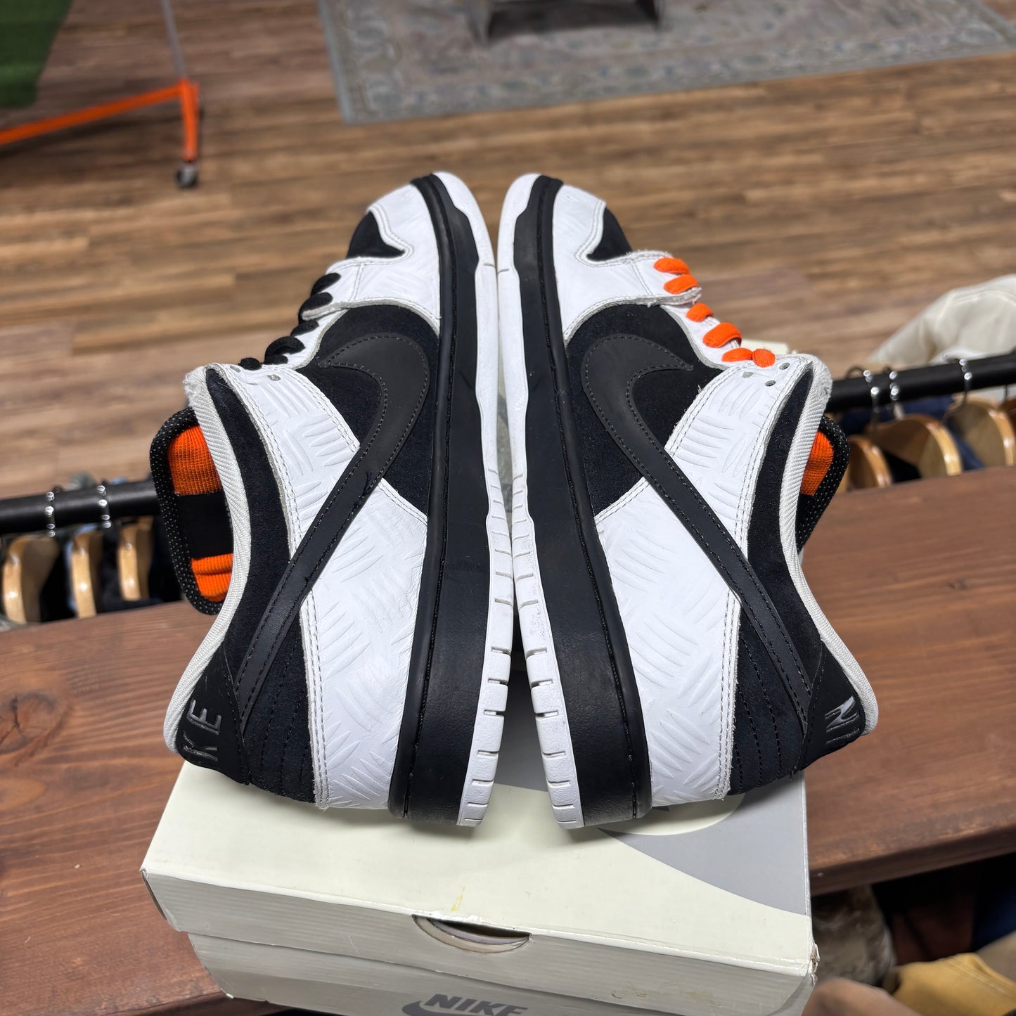 Nike SB Dunk Low 'Tightbooth' Size 12