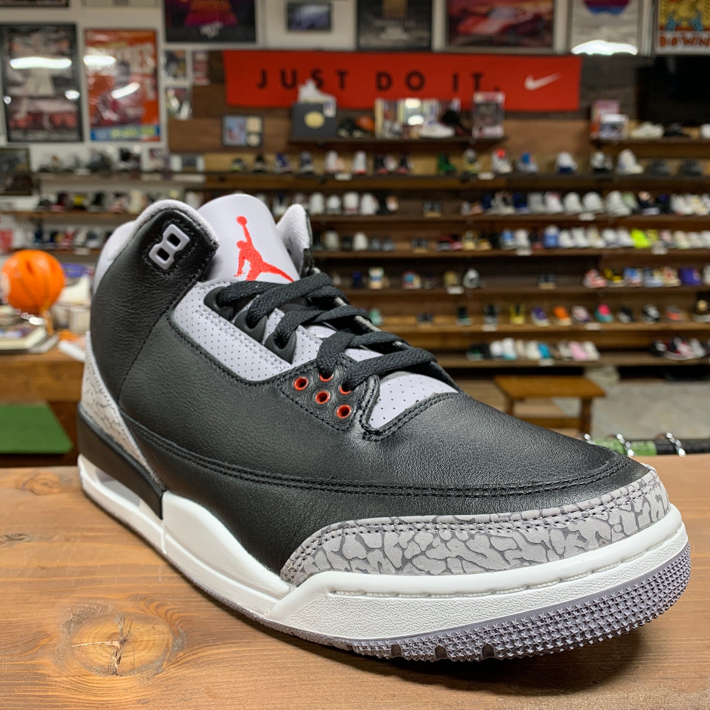 Jordan 3 'Black Cement' Size 11 (DS)