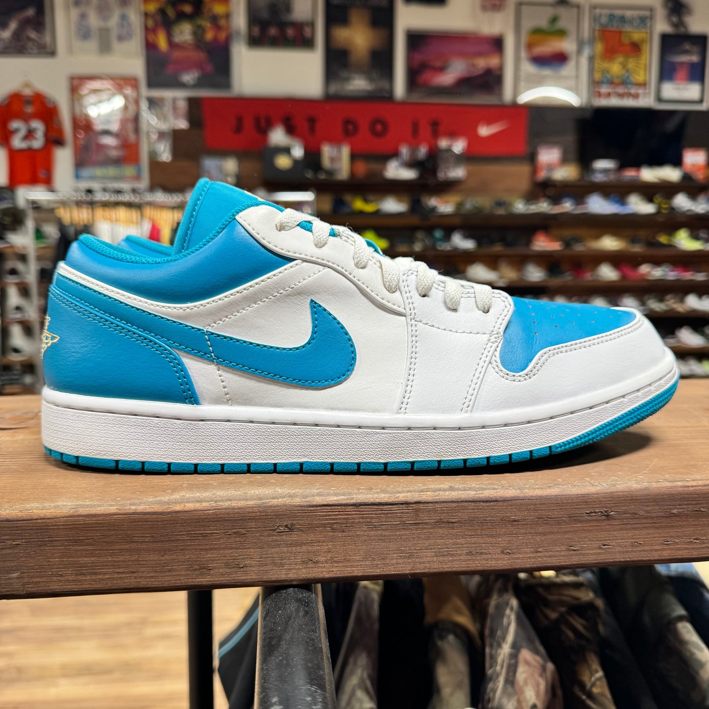 Jordan 1 Low 'Aquatone' Size 13