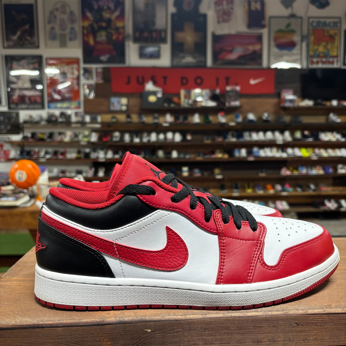 Jordan 1 Low 'Bulls' Size 12