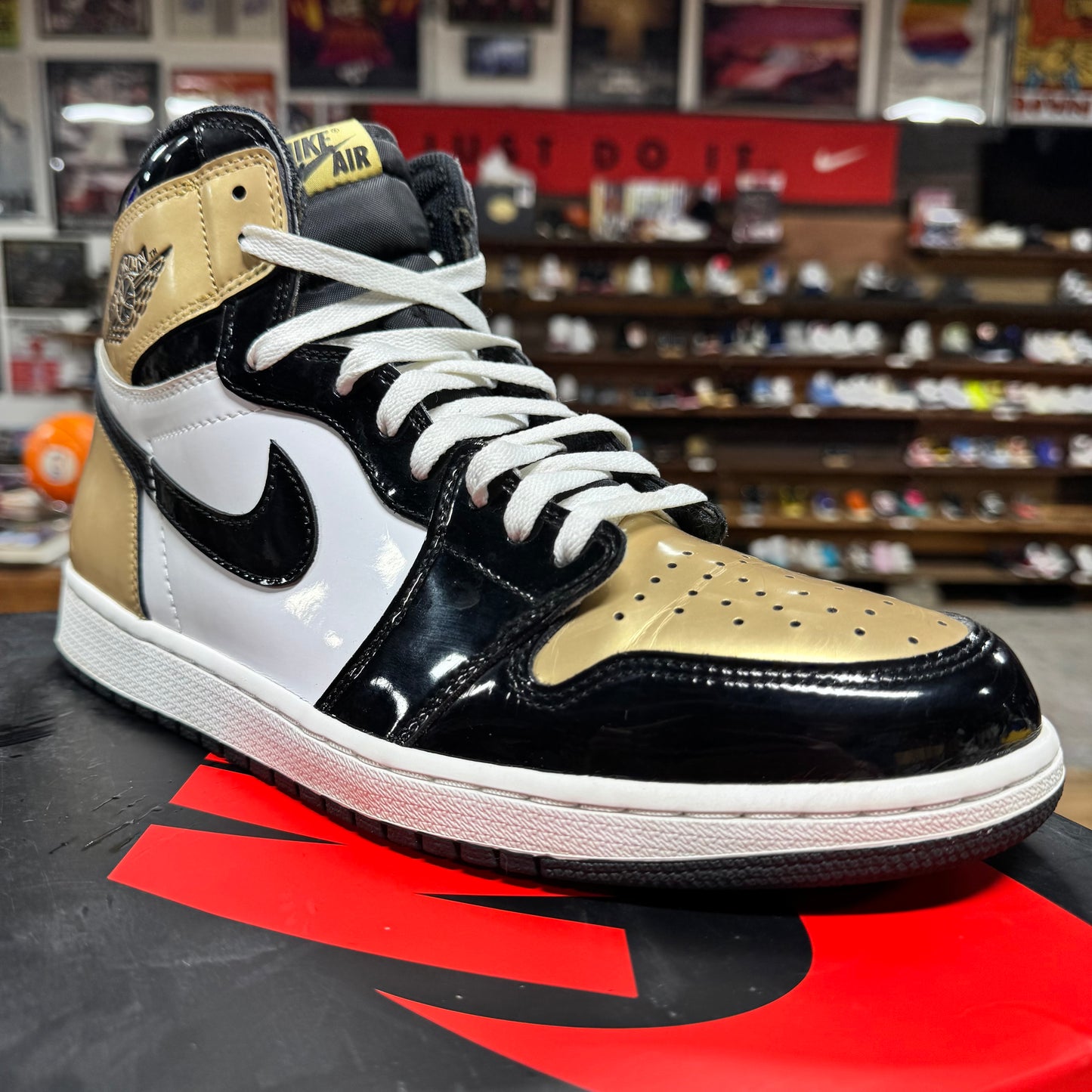 Jordan 1 'Patent Gold Toe' Size 12