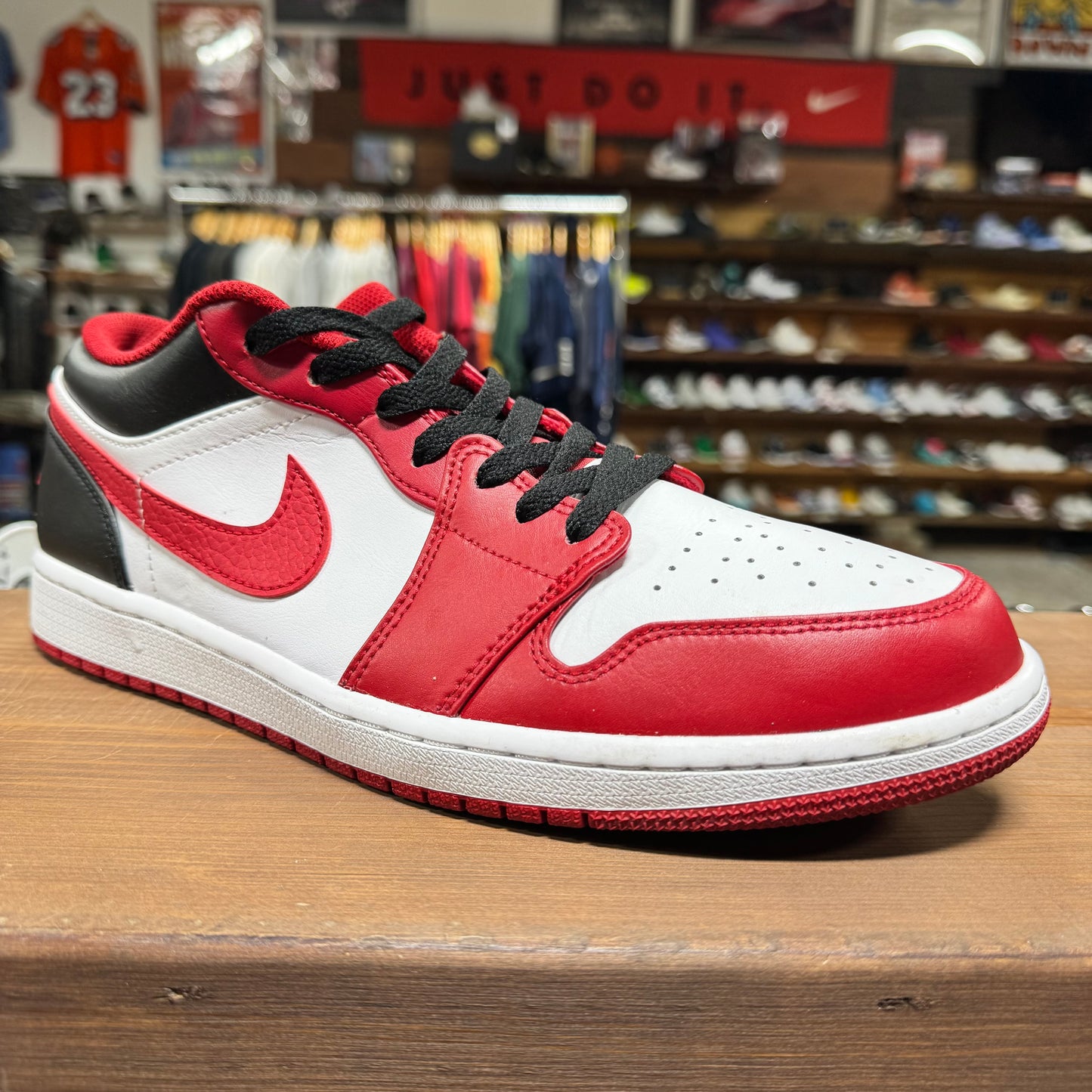 Jordan 1 Low 'Bulls' Size 11
