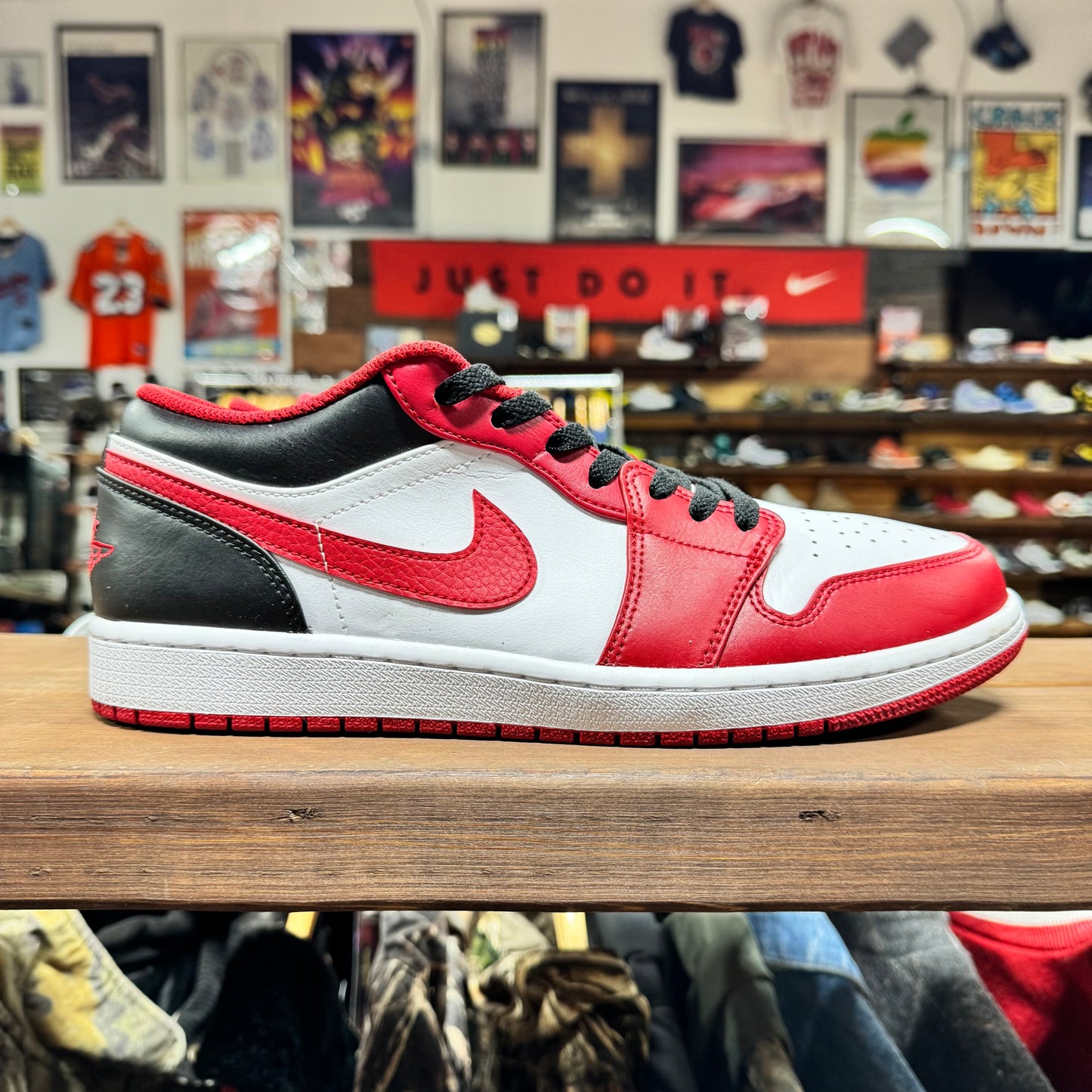 Jordan 1 Low 'Bulls' Size 11