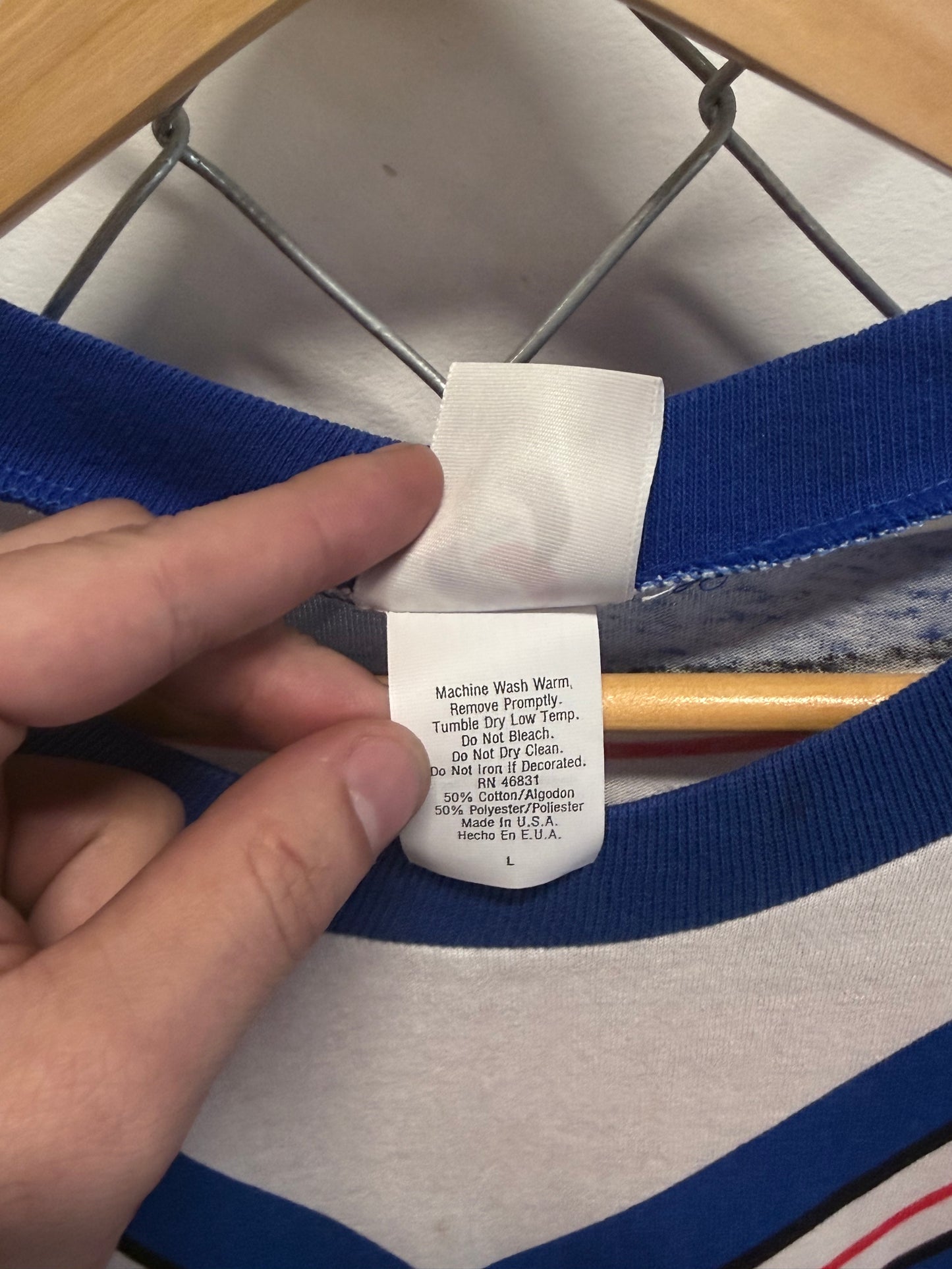 Vintage 90's Looney Tunes Taz Soccer Jersey Style Cartoon Tee Size Large