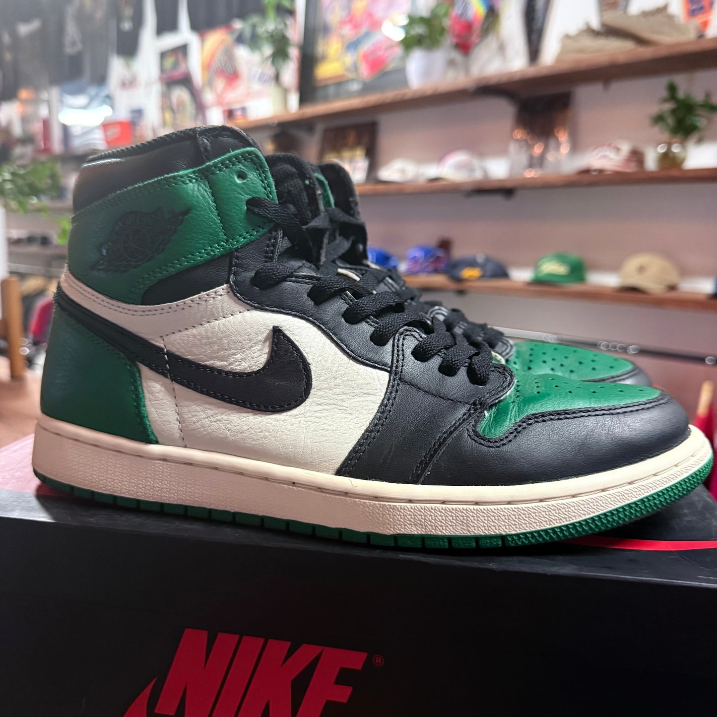 Jordan 1 'Pine Green' Size 11