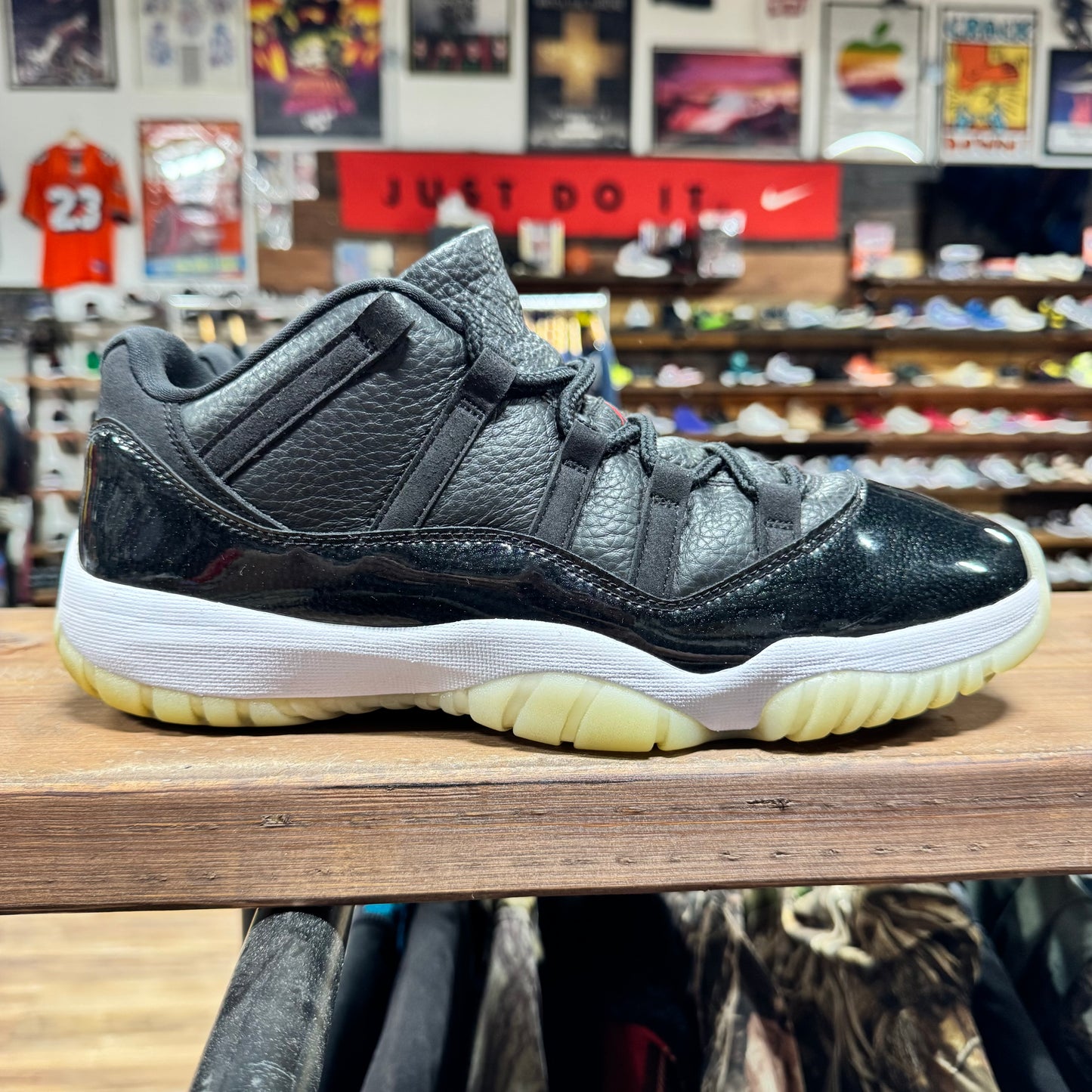 Jordan 11 Low '72-10' Size 11