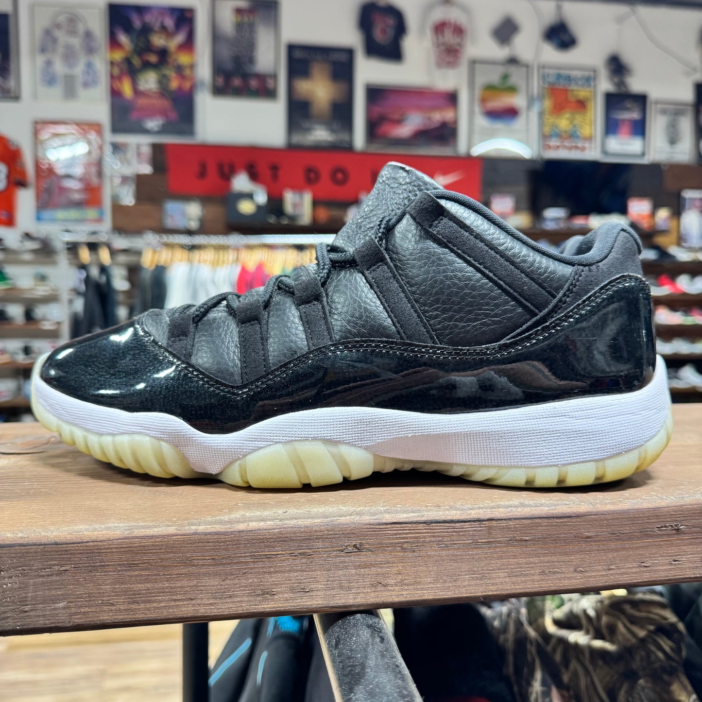 Jordan 11 Low '72-10' Size 11