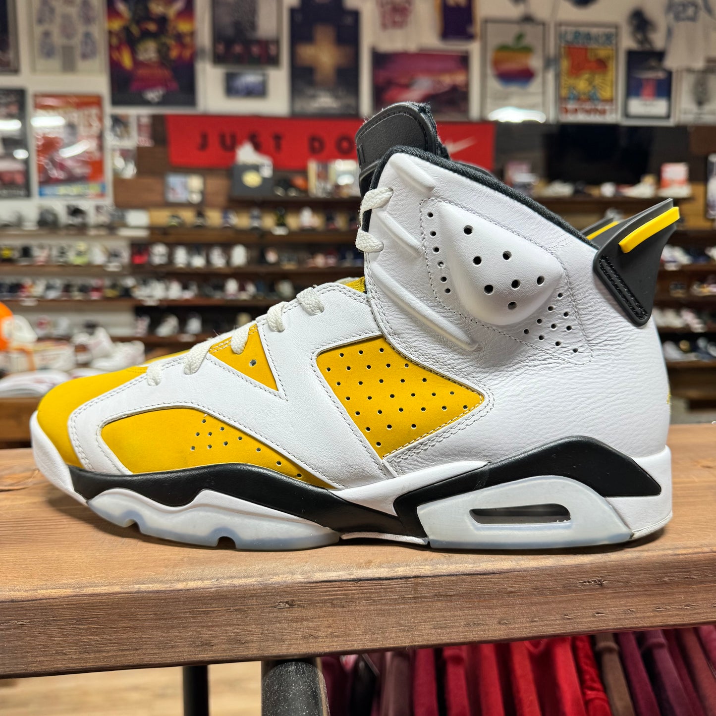 Jordan 6 'Yellow Ochre' Size 13