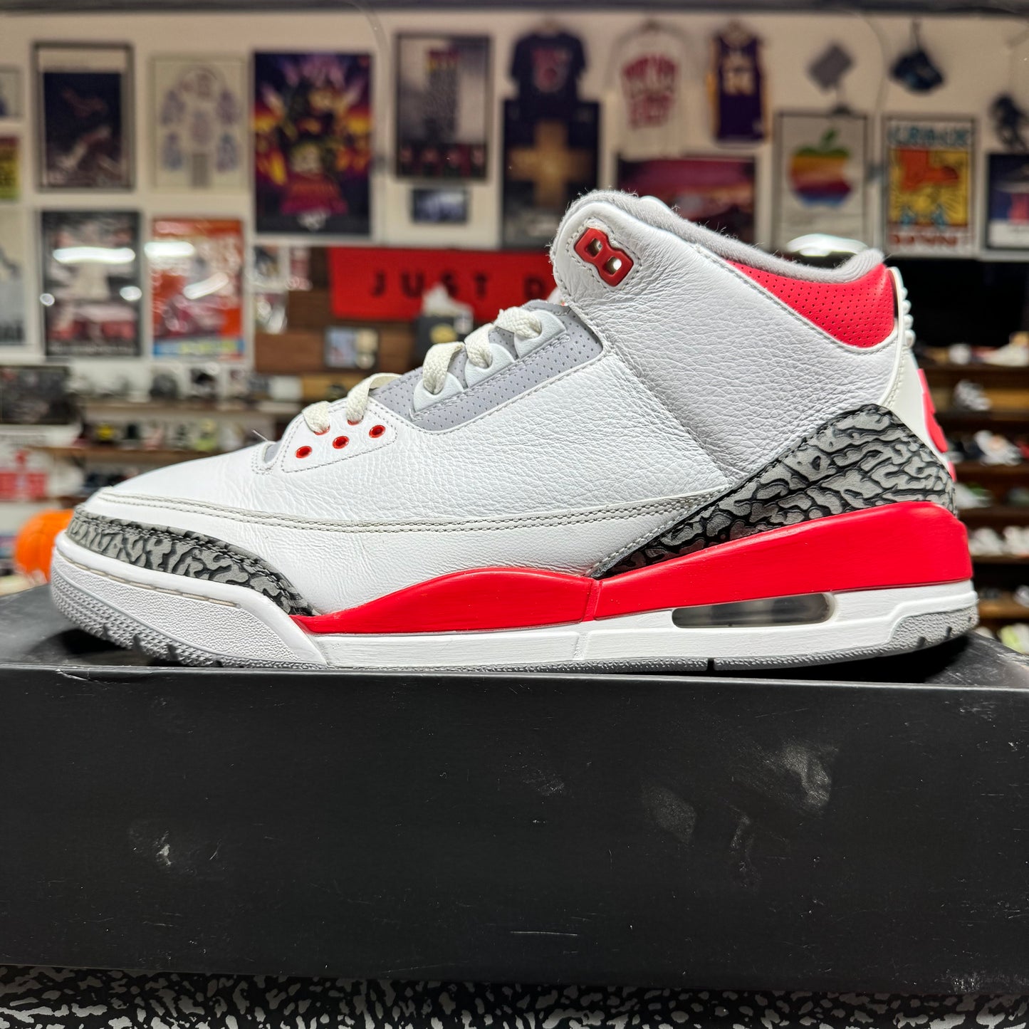 Jordan 3 'Fire Red' Size 13