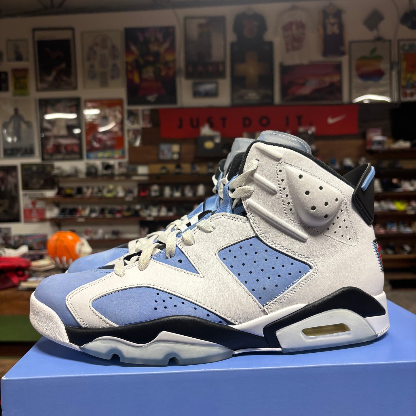 Jordan 6 'UNC' Size 13