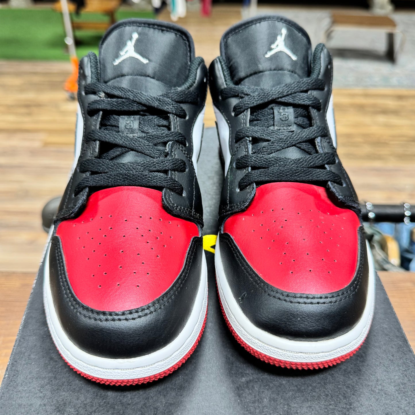 Jordan 1 Low 'Bred Toe' Size 6.5Y