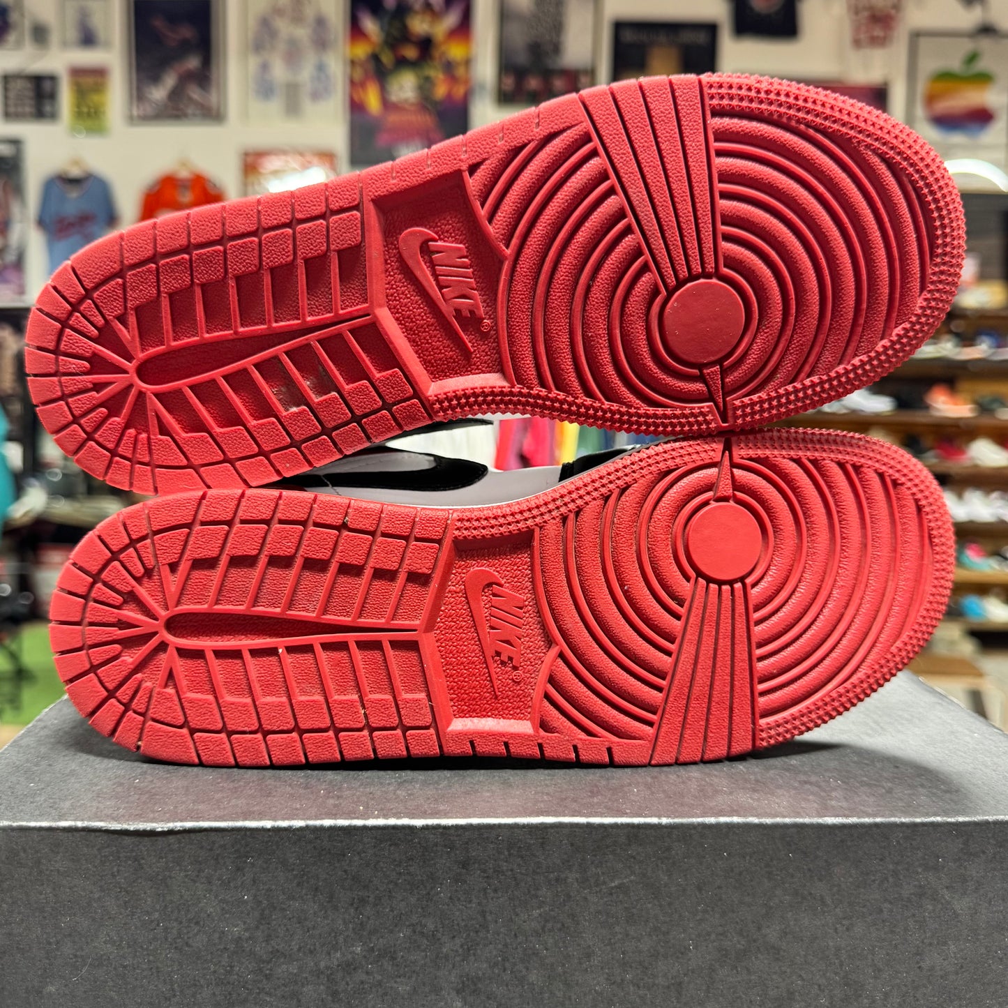 Jordan 1 Low 'Bred Toe' Size 6.5Y