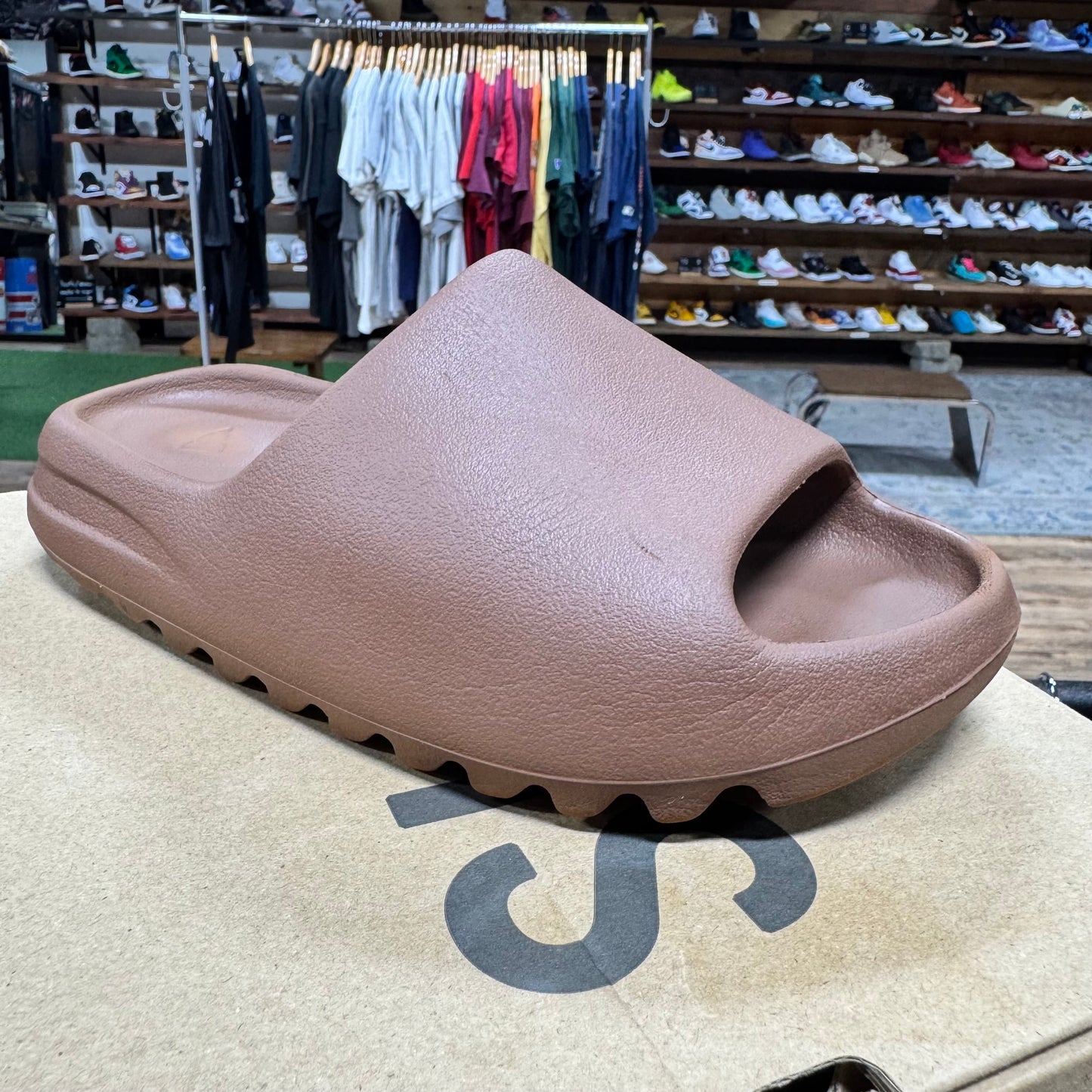 Yeezy Slide 'Flax' Size 6