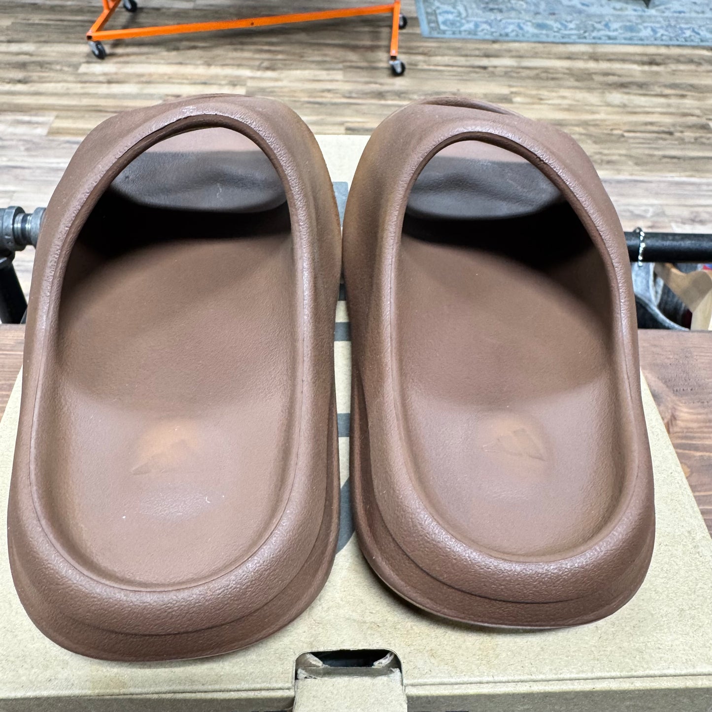 Yeezy Slide 'Flax' Size 6