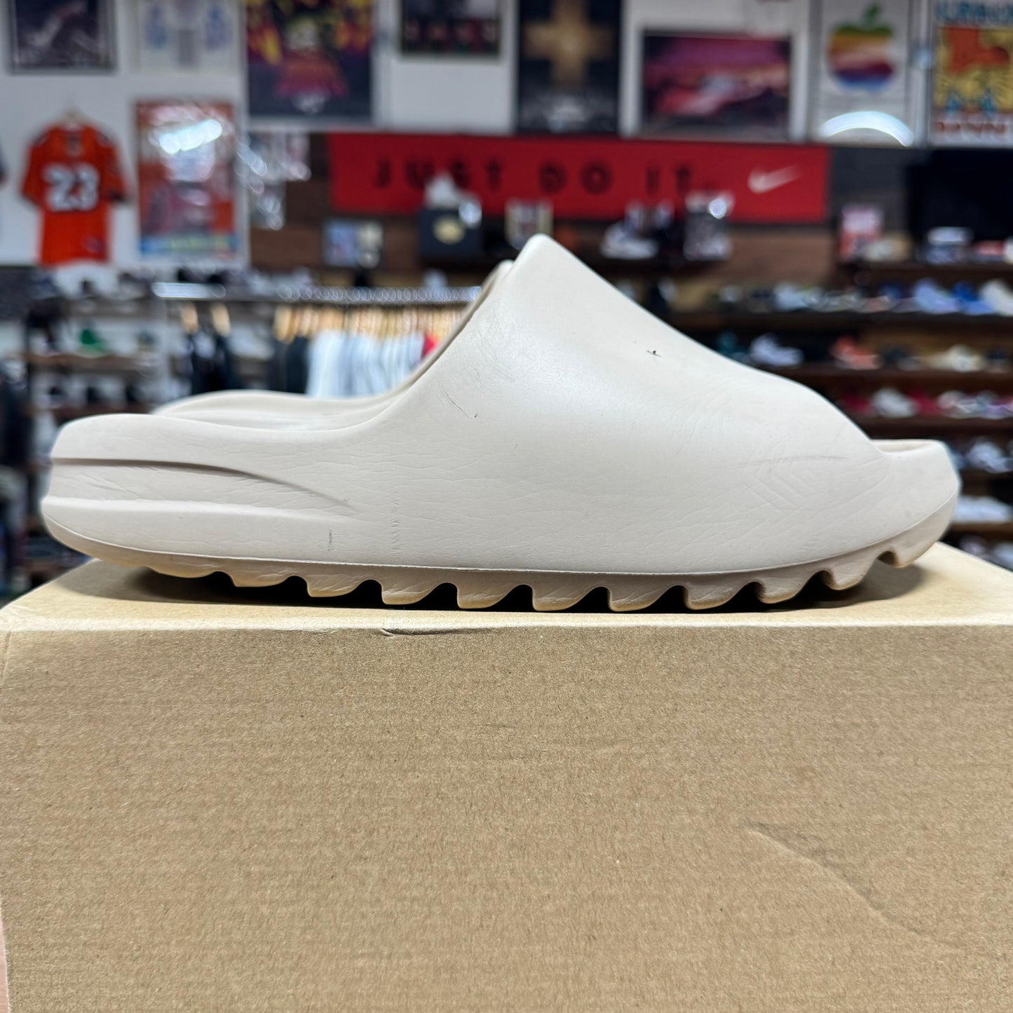 Yeezy Slide 'Pure' Size 7