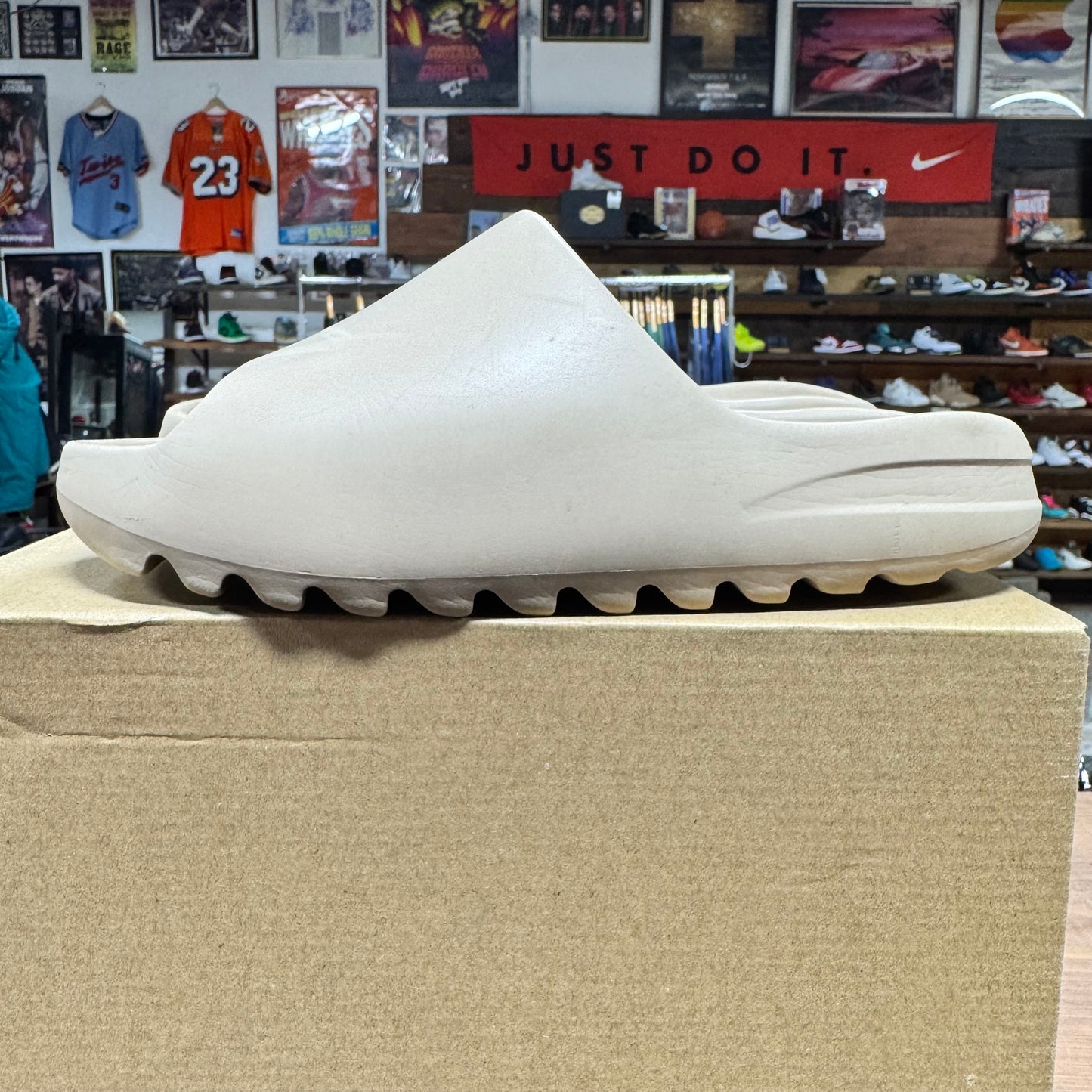 Yeezy Slide 'Pure' Size 7