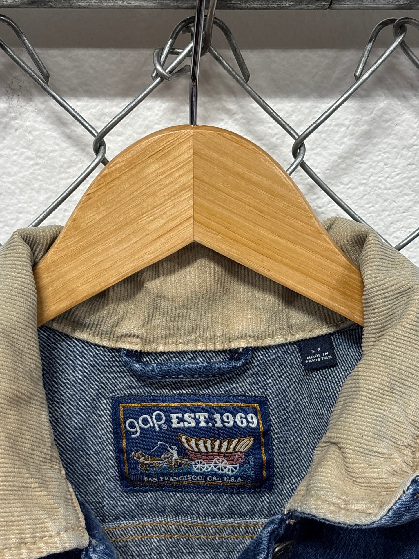 Vintage GAP Women's Denim Trucker Jacket Aztec Print Size Small