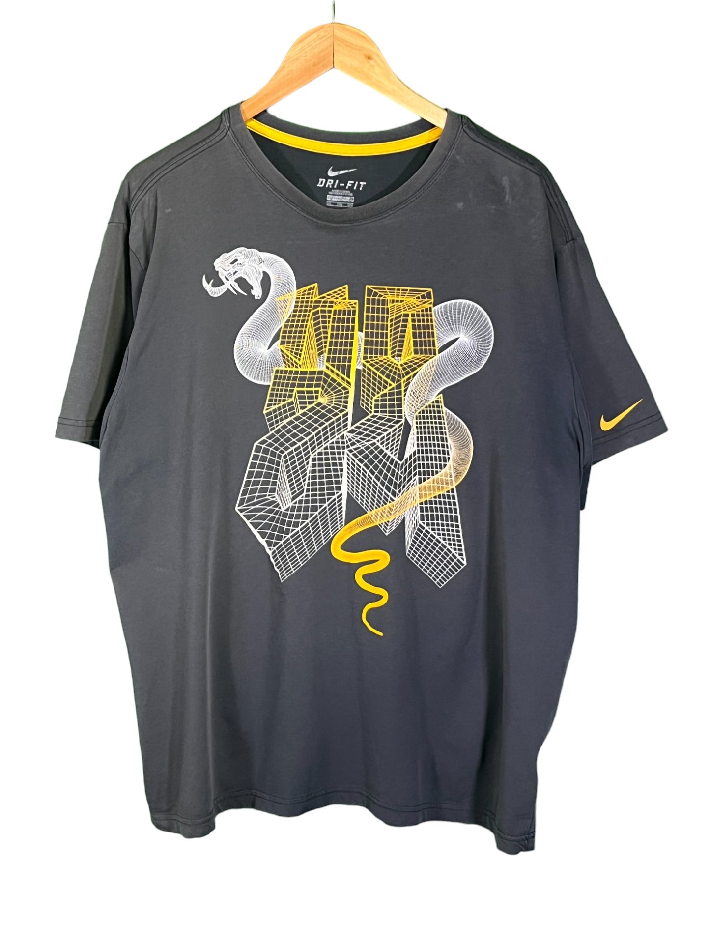 Modern Nike Kobe Bryant Mamba Logo Grey Snake Tee Size XXL