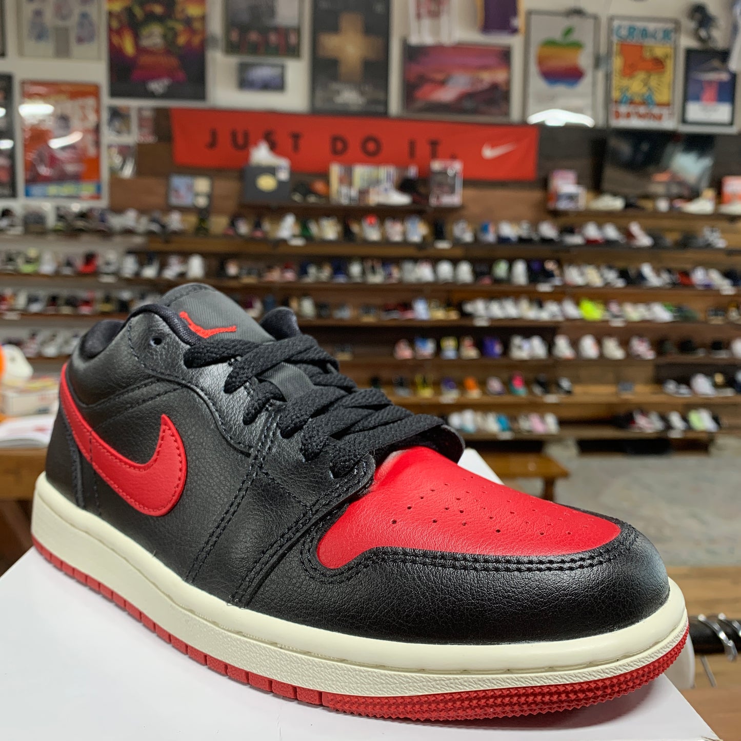 Jordan 1 Low 'Bred Sail' Size 6.5W/5M